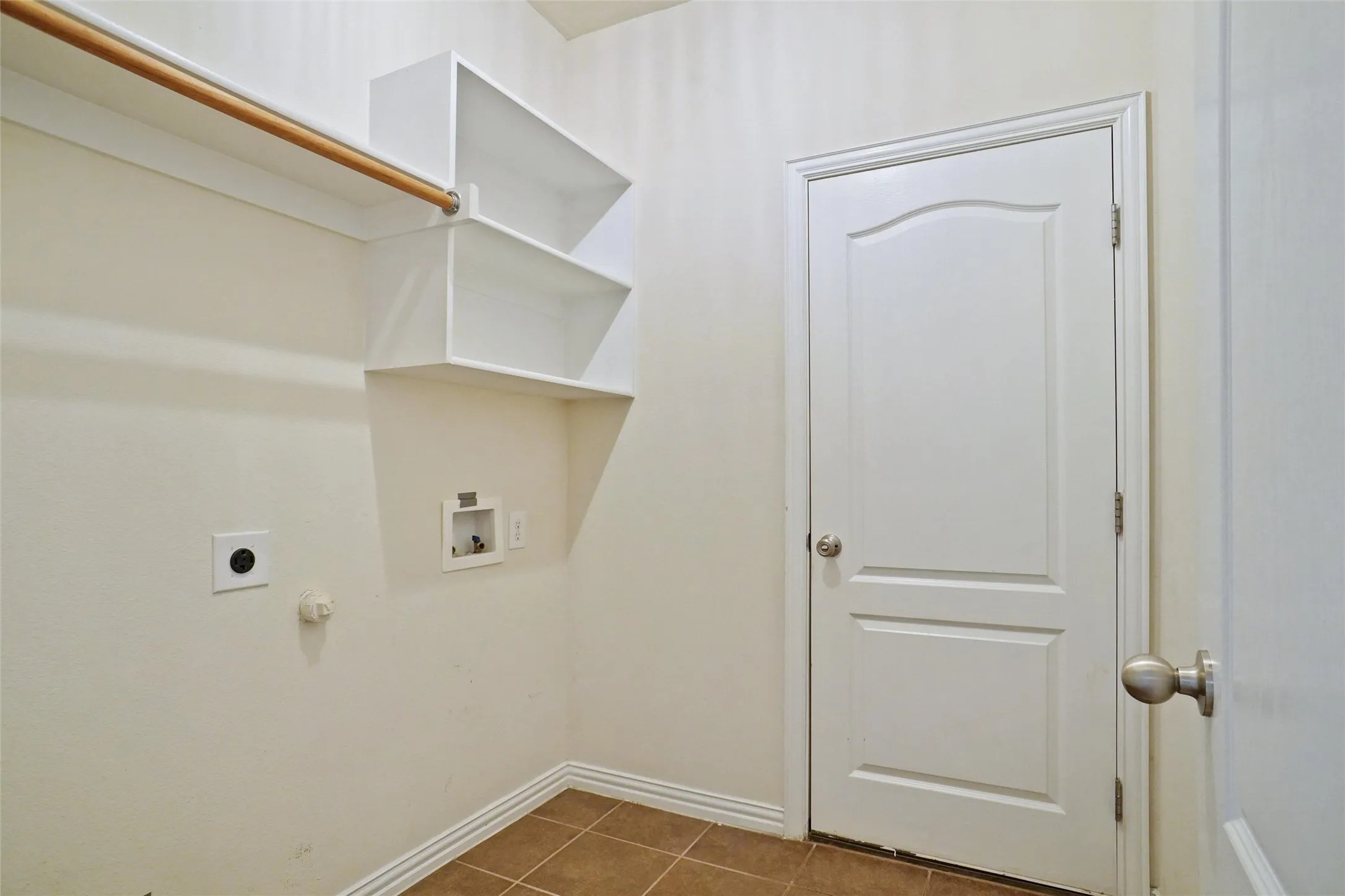 Single Family Residence For Rent in Denton County , 11817 Cape Cod Springs Drive, Frisco, Texas 75036, 3 Bedroom, 2 Bathroom, 2 Garage spaces, 1,794 Sqft, built in 2012, mls#21390777, Real Estate Agent in Frisco, Homes For Rent in Denton county, Homes For Rent in Frisco, Realtor in Frisco Texas, Real Estate Brokerage Independent Realty Texas, Luminita Cordes Realtor