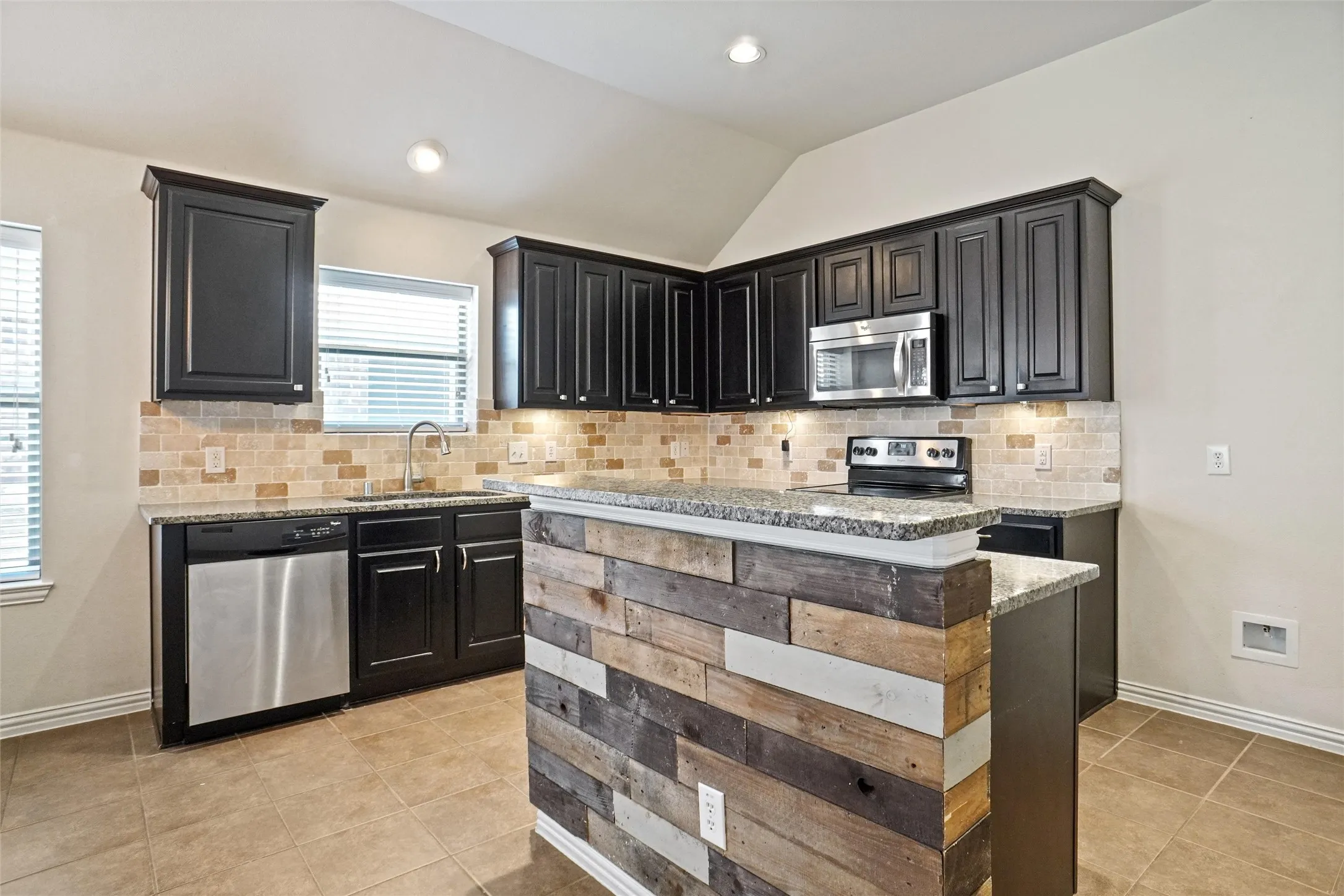 Single Family Residence For Rent in Denton County , 11817 Cape Cod Springs Drive, Frisco, Texas 75036, 3 Bedroom, 2 Bathroom, 2 Garage spaces, 1,794 Sqft, built in 2012, mls#21390777, Real Estate Agent in Frisco, Homes For Rent in Denton county, Homes For Rent in Frisco, Realtor in Frisco Texas, Real Estate Brokerage Independent Realty Texas, Luminita Cordes Realtor