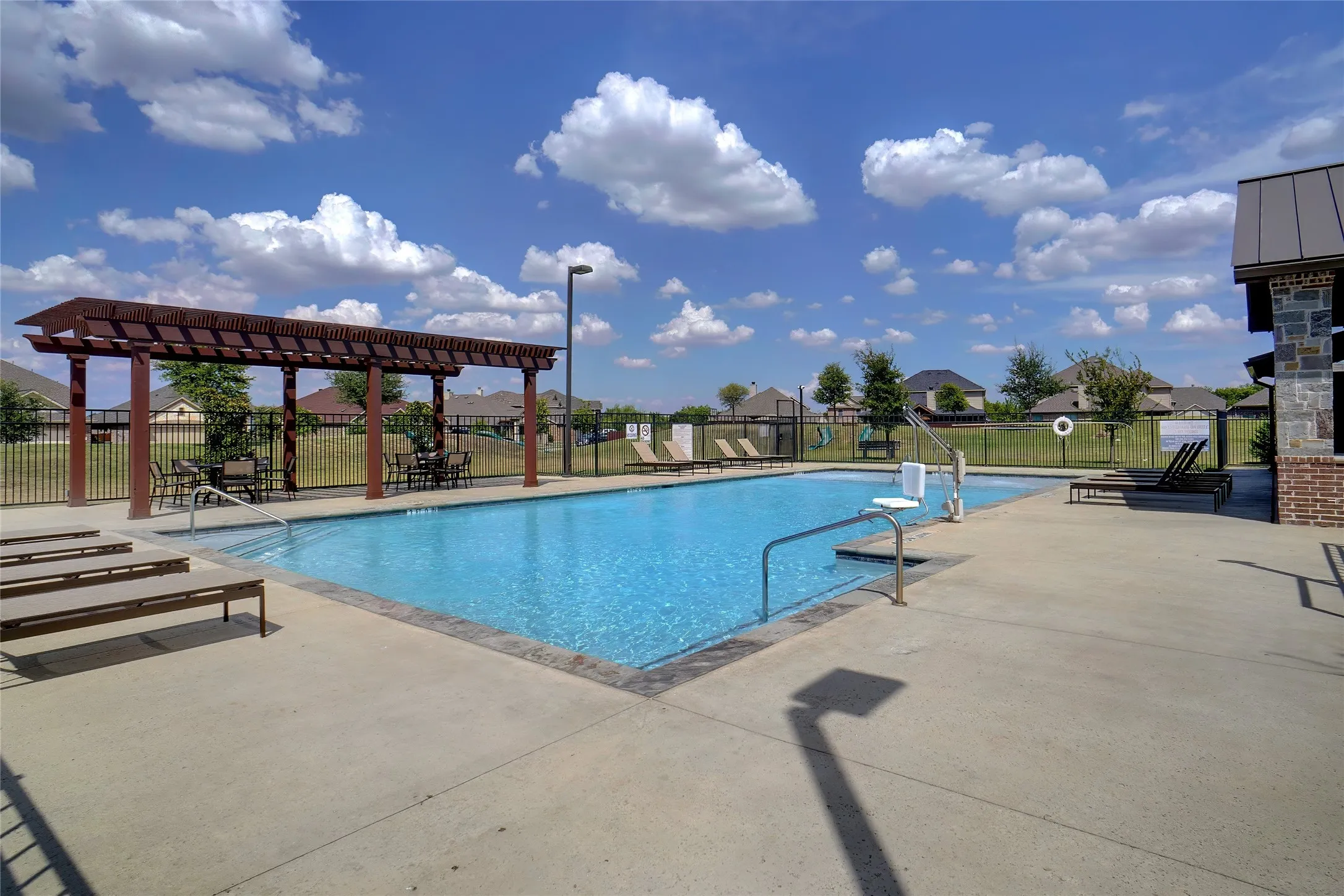 Single Family Residence For Rent in Denton County , 11817 Cape Cod Springs Drive, Frisco, Texas 75036, 3 Bedroom, 2 Bathroom, 2 Garage spaces, 1,794 Sqft, built in 2012, mls#21390777, Real Estate Agent in Frisco, Homes For Rent in Denton county, Homes For Rent in Frisco, Realtor in Frisco Texas, Real Estate Brokerage Independent Realty Texas, Luminita Cordes Realtor