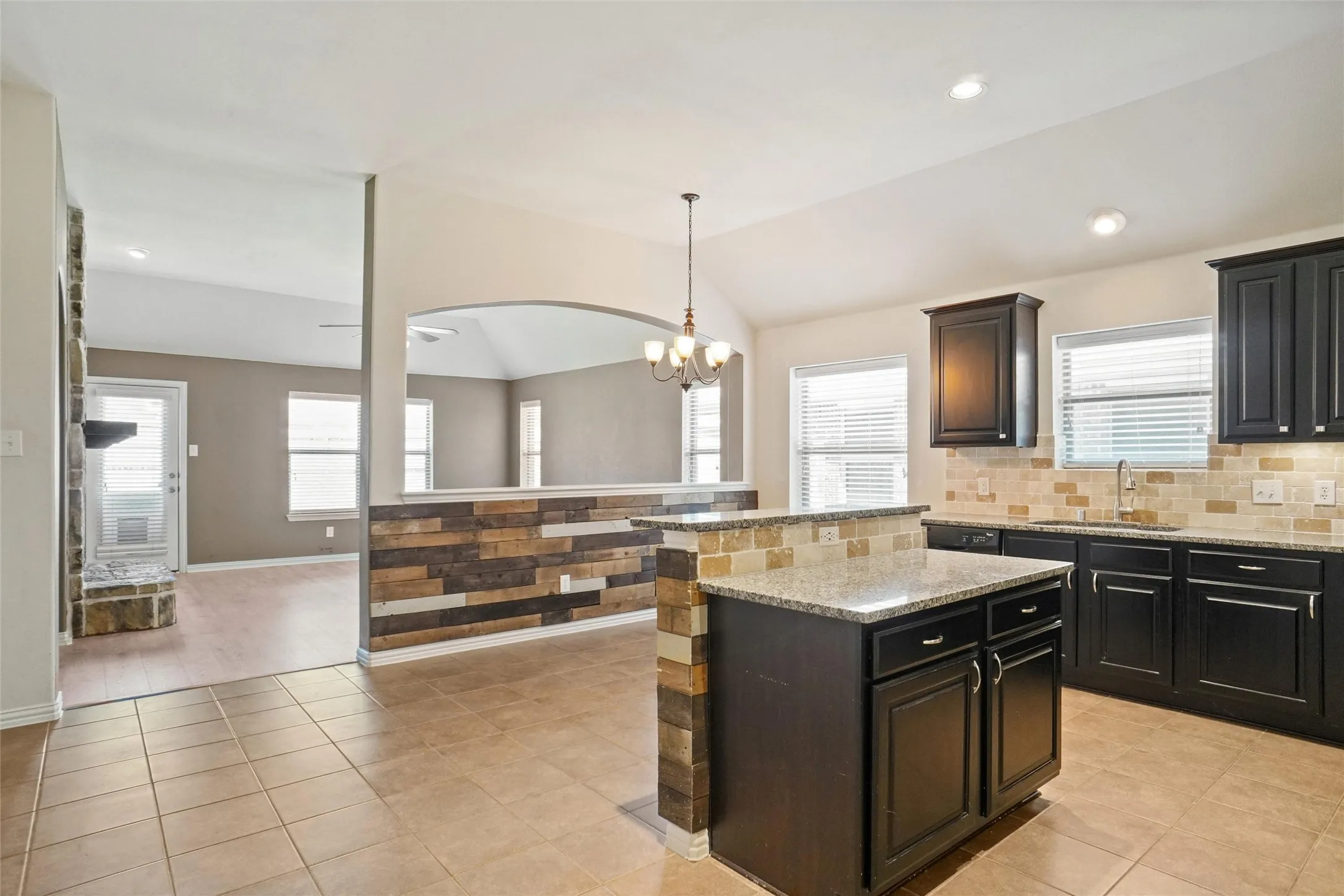 Single Family Residence For Rent in Denton County , 11817 Cape Cod Springs Drive, Frisco, Texas 75036, 3 Bedroom, 2 Bathroom, 2 Garage spaces, 1,794 Sqft, built in 2012, mls#21390777, Real Estate Agent in Frisco, Homes For Rent in Denton county, Homes For Rent in Frisco, Realtor in Frisco Texas, Real Estate Brokerage Independent Realty Texas, Luminita Cordes Realtor