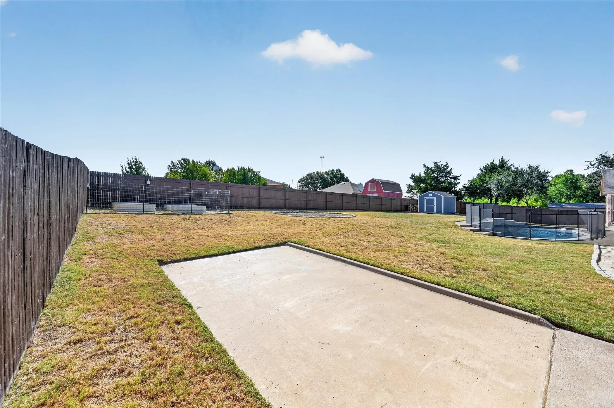 Single Family Residence For Sale in Ellis County , 6460 Fox Run Dr., Midlothian, Texas 76065, 4 Bedroom, 2 Bathroom, 2 Garage spaces, 2,321 Sqft, built in 2010, mls#21389891, Real Estate Agent in Midlothian, Homes For Sale in Ellis county, Homes For Sale in Midlothian, Realtor in Midlothian Texas, Real Estate Brokerage Independent Realty Texas, Luminita Cordes Realtor