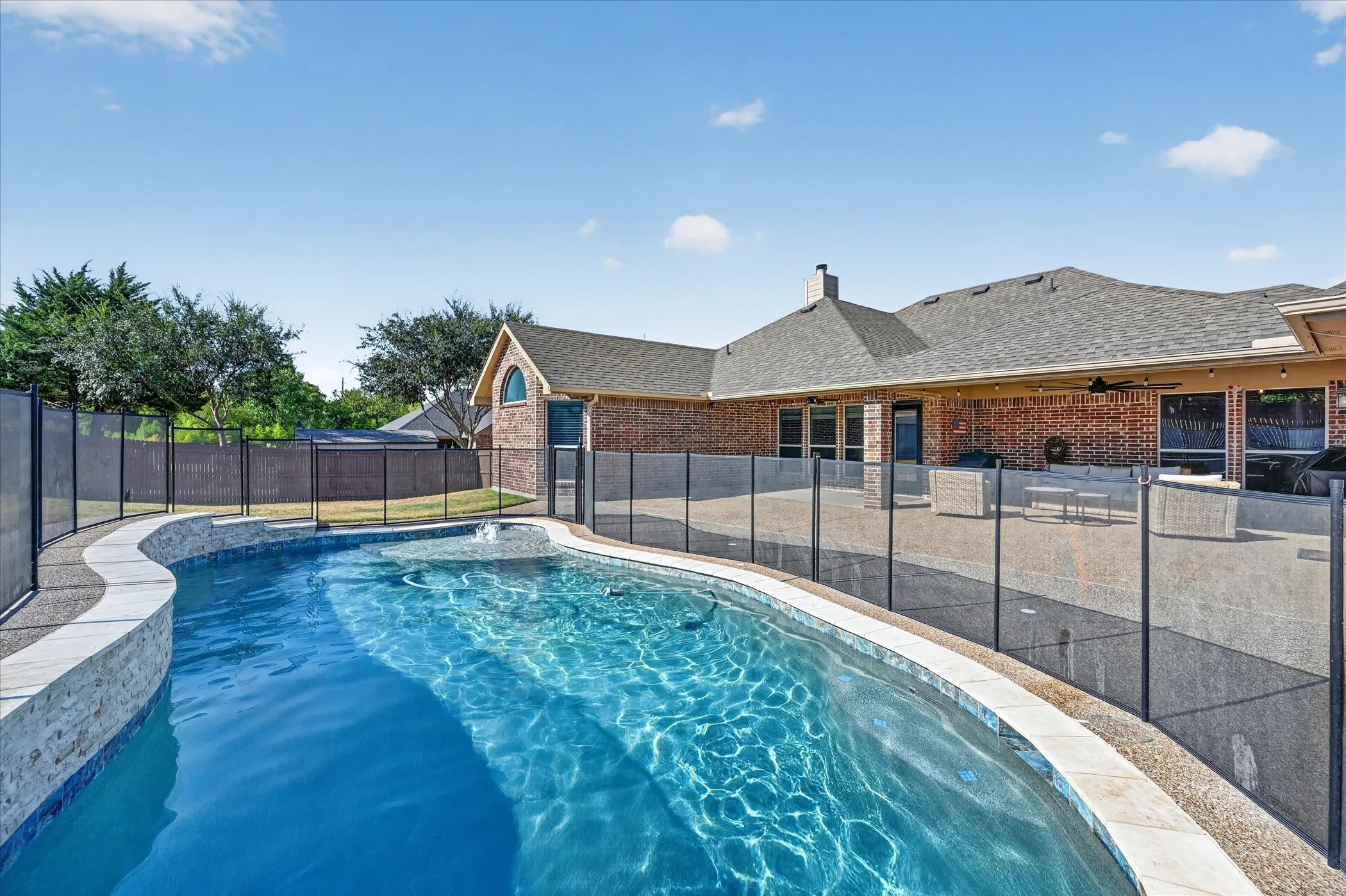 Single Family Residence For Sale in Ellis County , 6460 Fox Run Dr., Midlothian, Texas 76065, 4 Bedroom, 2 Bathroom, 2 Garage spaces, 2,321 Sqft, built in 2010, mls#21389891, Real Estate Agent in Midlothian, Homes For Sale in Ellis county, Homes For Sale in Midlothian, Realtor in Midlothian Texas, Real Estate Brokerage Independent Realty Texas, Luminita Cordes Realtor