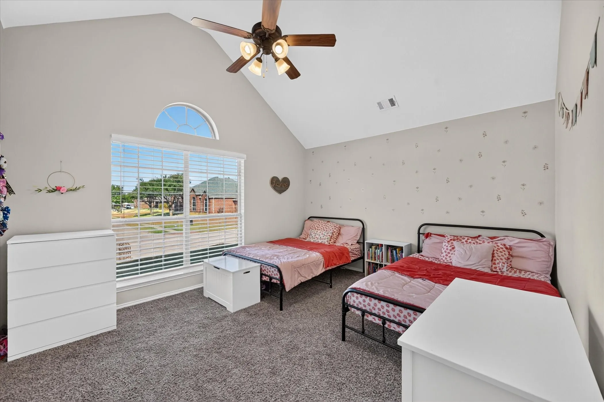 Single Family Residence For Sale in Ellis County , 6460 Fox Run Dr., Midlothian, Texas 76065, 4 Bedroom, 2 Bathroom, 2 Garage spaces, 2,321 Sqft, built in 2010, mls#21389891, Real Estate Agent in Midlothian, Homes For Sale in Ellis county, Homes For Sale in Midlothian, Realtor in Midlothian Texas, Real Estate Brokerage Independent Realty Texas, Luminita Cordes Realtor