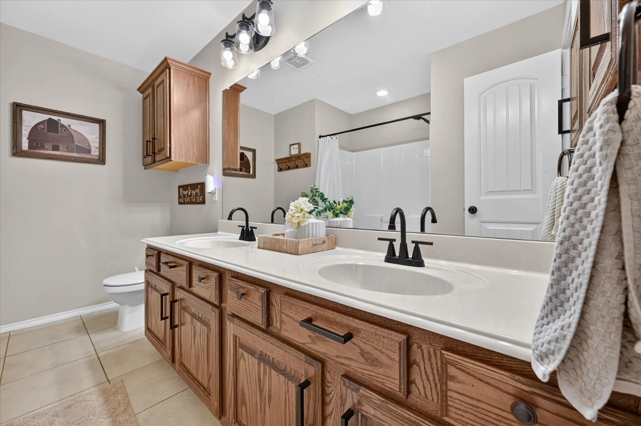 Single Family Residence For Sale in Ellis County , 6460 Fox Run Dr., Midlothian, Texas 76065, 4 Bedroom, 2 Bathroom, 2 Garage spaces, 2,321 Sqft, built in 2010, mls#21389891, Real Estate Agent in Midlothian, Homes For Sale in Ellis county, Homes For Sale in Midlothian, Realtor in Midlothian Texas, Real Estate Brokerage Independent Realty Texas, Luminita Cordes Realtor