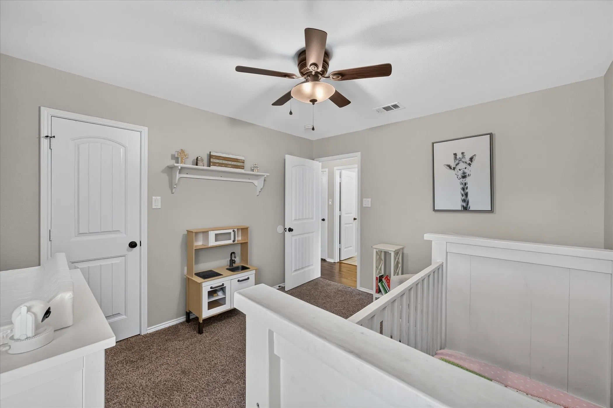 Single Family Residence For Sale in Ellis County , 6460 Fox Run Dr., Midlothian, Texas 76065, 4 Bedroom, 2 Bathroom, 2 Garage spaces, 2,321 Sqft, built in 2010, mls#21389891, Real Estate Agent in Midlothian, Homes For Sale in Ellis county, Homes For Sale in Midlothian, Realtor in Midlothian Texas, Real Estate Brokerage Independent Realty Texas, Luminita Cordes Realtor