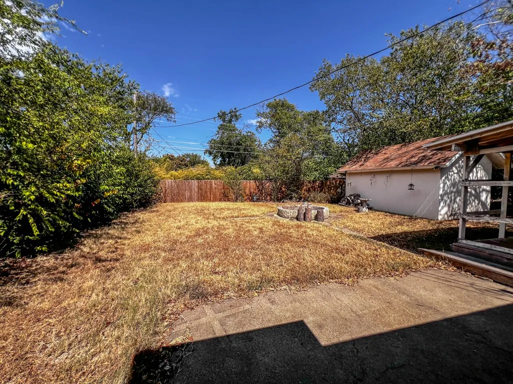 Single Family Residence For Rent in Dallas County , 2629 Maverick Avenue, Dallas, Texas 75228, 3 Bedroom, 2 Bathroom, 1 Garage spaces, 1,344 Sqft, built in 1956, mls#21390776, Real Estate Agent in Dallas, Homes For Rent in Dallas county, Homes For Rent in Dallas, Realtor in Dallas Texas, Real Estate Brokerage Independent Realty Texas, Luminita Cordes Realtor