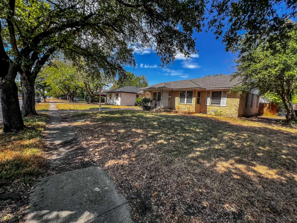 Single Family Residence For Rent in Dallas County , 2629 Maverick Avenue, Dallas, Texas 75228, 3 Bedroom, 2 Bathroom, 1 Garage spaces, 1,344 Sqft, built in 1956, mls#21390776, Real Estate Agent in Dallas, Homes For Rent in Dallas county, Homes For Rent in Dallas, Realtor in Dallas Texas, Real Estate Brokerage Independent Realty Texas, Luminita Cordes Realtor