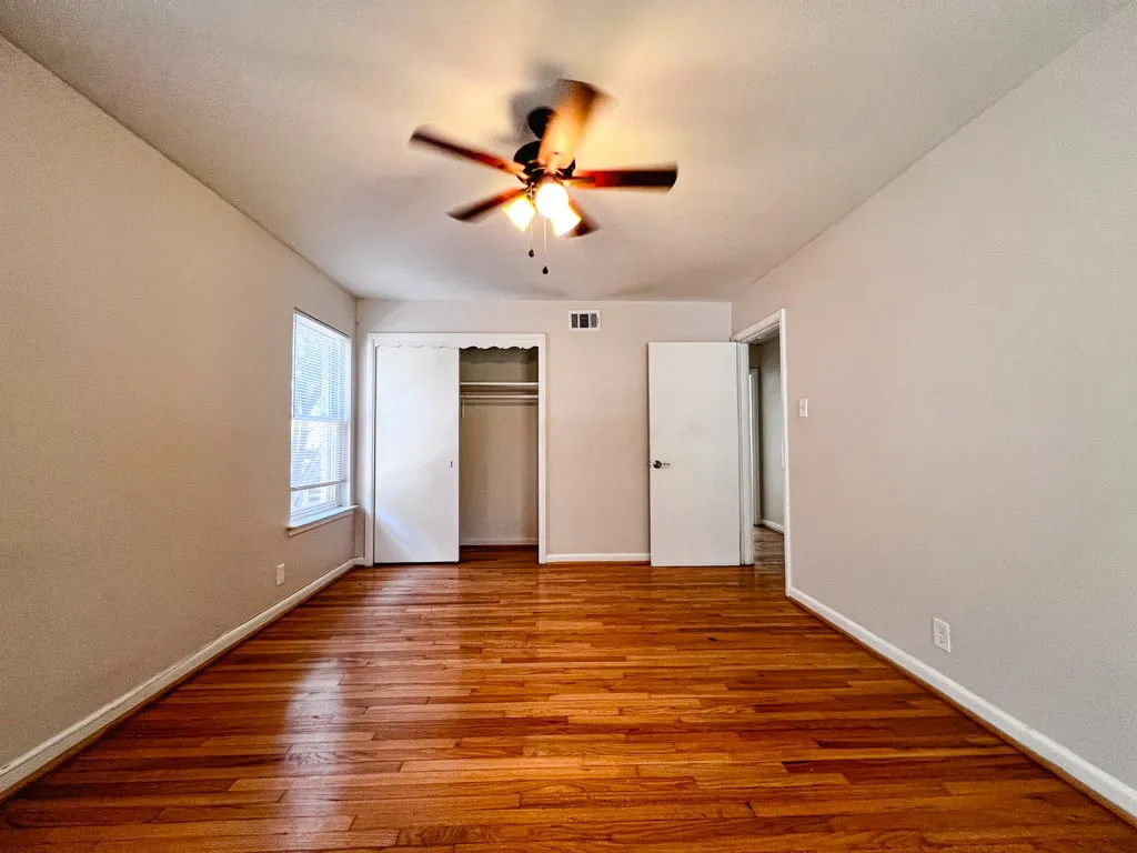 Single Family Residence For Rent in Dallas County , 2629 Maverick Avenue, Dallas, Texas 75228, 3 Bedroom, 2 Bathroom, 1 Garage spaces, 1,344 Sqft, built in 1956, mls#21390776, Real Estate Agent in Dallas, Homes For Rent in Dallas county, Homes For Rent in Dallas, Realtor in Dallas Texas, Real Estate Brokerage Independent Realty Texas, Luminita Cordes Realtor