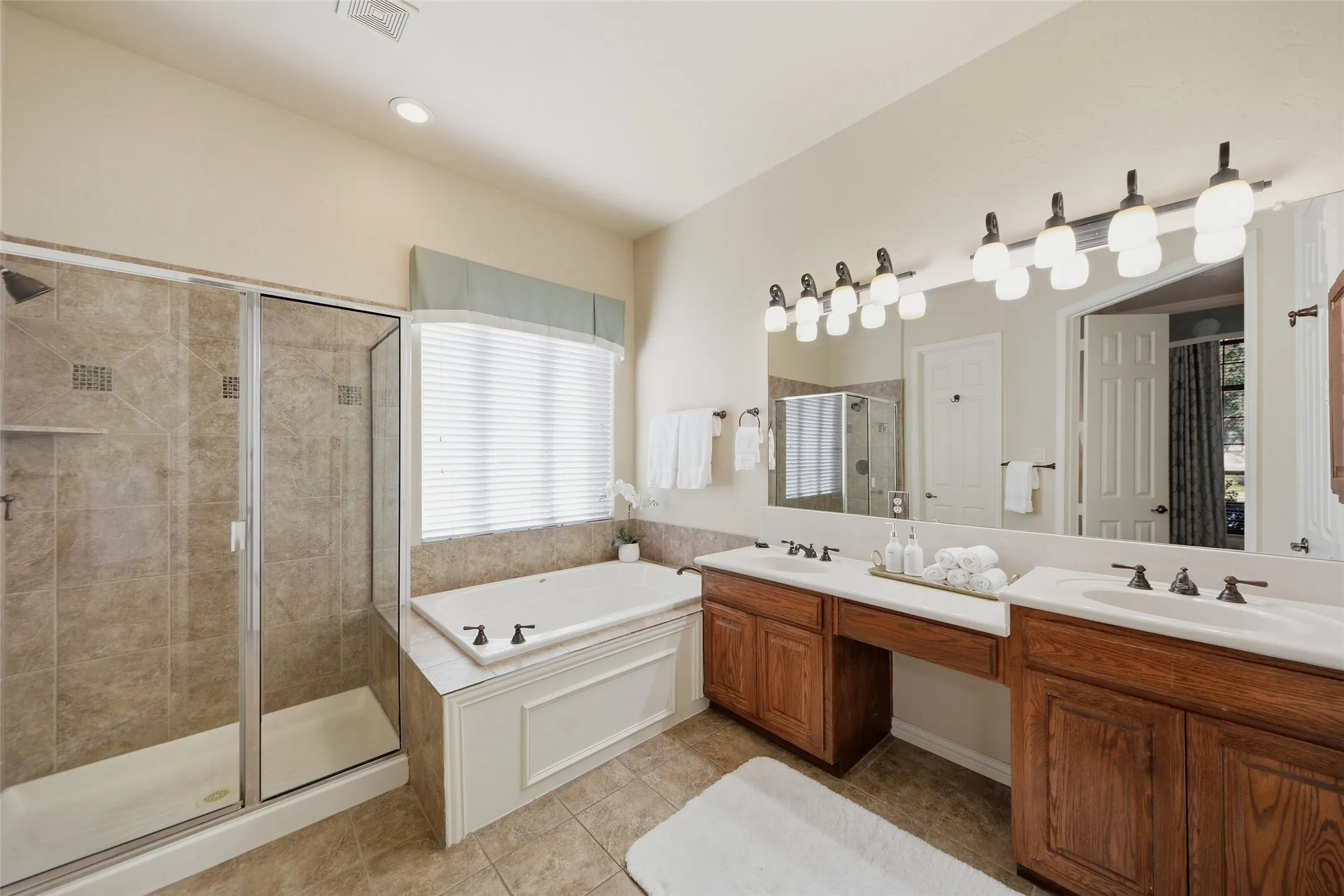 Single Family Residence For Sale in Collin County , 919 Panther Lane, Allen, Texas 75013, 4 Bedroom, 3 Bathroom, 3 Garage spaces, 3,221 Sqft, built in 2007, mls#21387838, Real Estate Agent in Allen, Homes For Sale in Collin county, Homes For Sale in Allen, Realtor in Allen Texas, Real Estate Brokerage Independent Realty Texas, Luminita Cordes Realtor