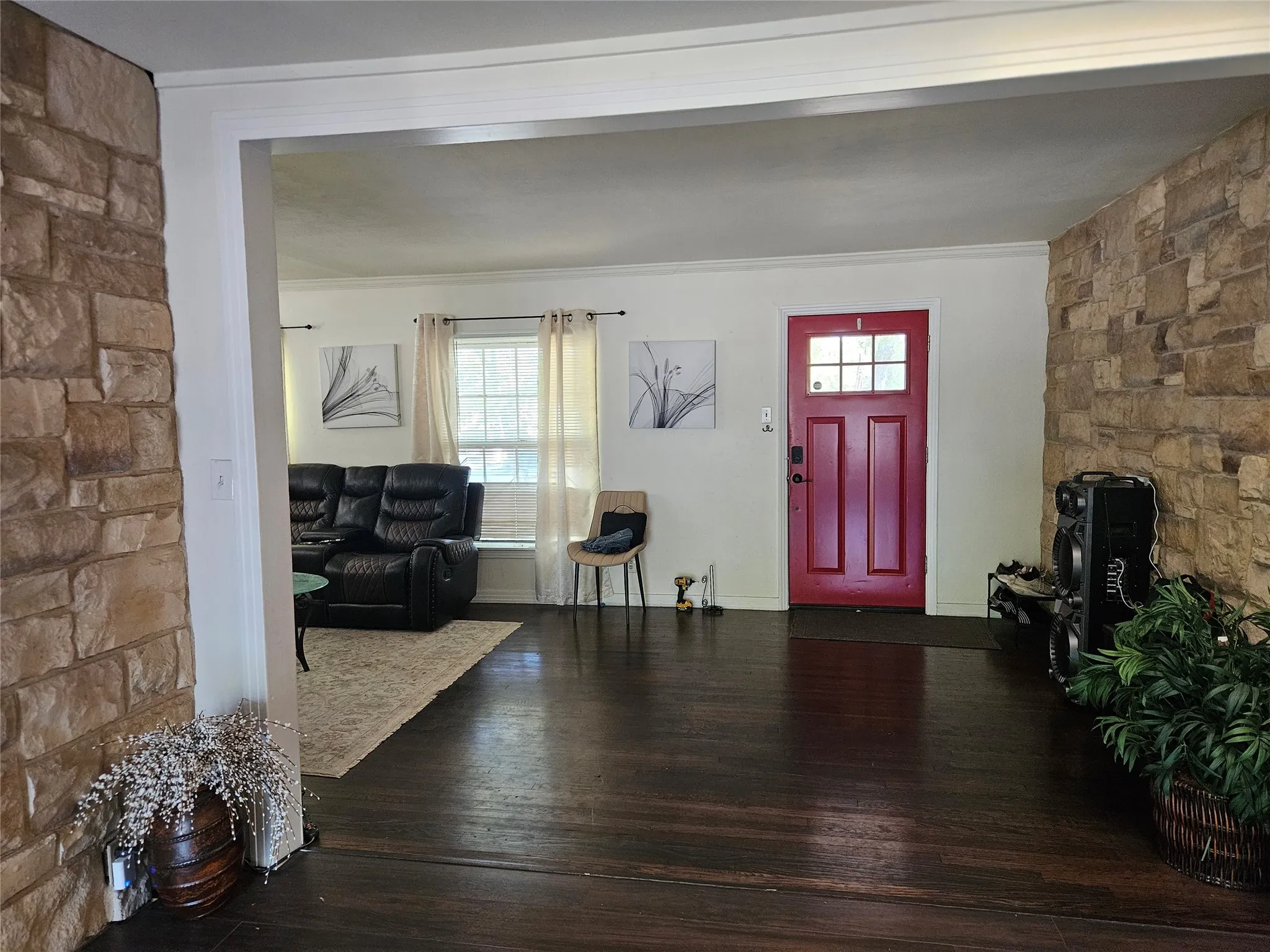 Single Family Residence For Sale in Tarrant County , 1312 W Park Row Drive, Arlington, Texas 76013, 4 Bedroom, 2 Bathroom, 2 Garage spaces, 2,237 Sqft, built in 1949, mls#21390663, Real Estate Agent in Arlington, Homes For Sale in Tarrant county, Homes For Sale in Arlington, Realtor in Arlington Texas, Real Estate Brokerage Independent Realty Texas, Luminita Cordes Realtor