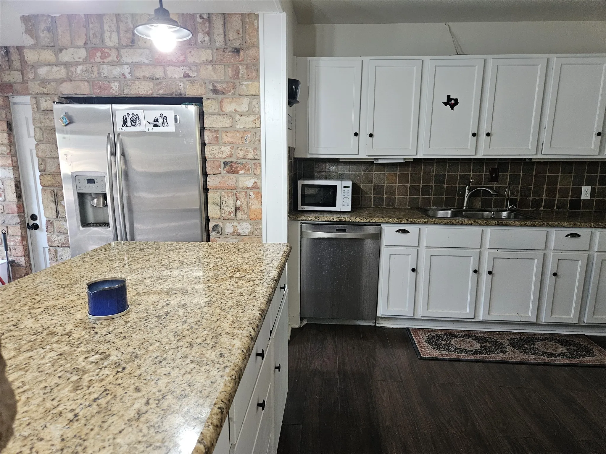 Single Family Residence For Sale in Tarrant County , 1312 W Park Row Drive, Arlington, Texas 76013, 4 Bedroom, 2 Bathroom, 2 Garage spaces, 2,237 Sqft, built in 1949, mls#21390663, Real Estate Agent in Arlington, Homes For Sale in Tarrant county, Homes For Sale in Arlington, Realtor in Arlington Texas, Real Estate Brokerage Independent Realty Texas, Luminita Cordes Realtor