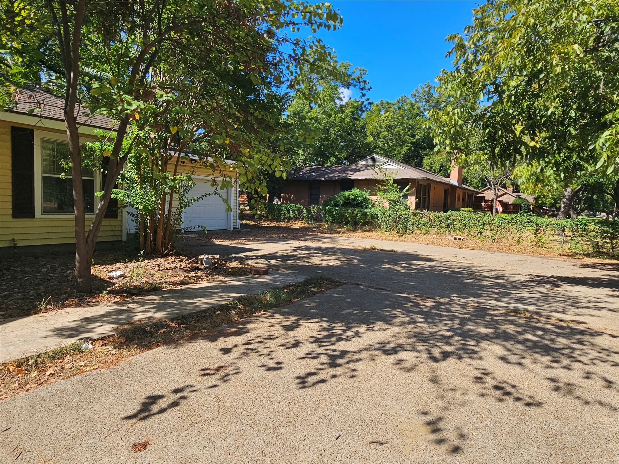 Single Family Residence For Sale in Tarrant County , 1312 W Park Row Drive, Arlington, Texas 76013, 4 Bedroom, 2 Bathroom, 2 Garage spaces, 2,237 Sqft, built in 1949, mls#21390663, Real Estate Agent in Arlington, Homes For Sale in Tarrant county, Homes For Sale in Arlington, Realtor in Arlington Texas, Real Estate Brokerage Independent Realty Texas, Luminita Cordes Realtor