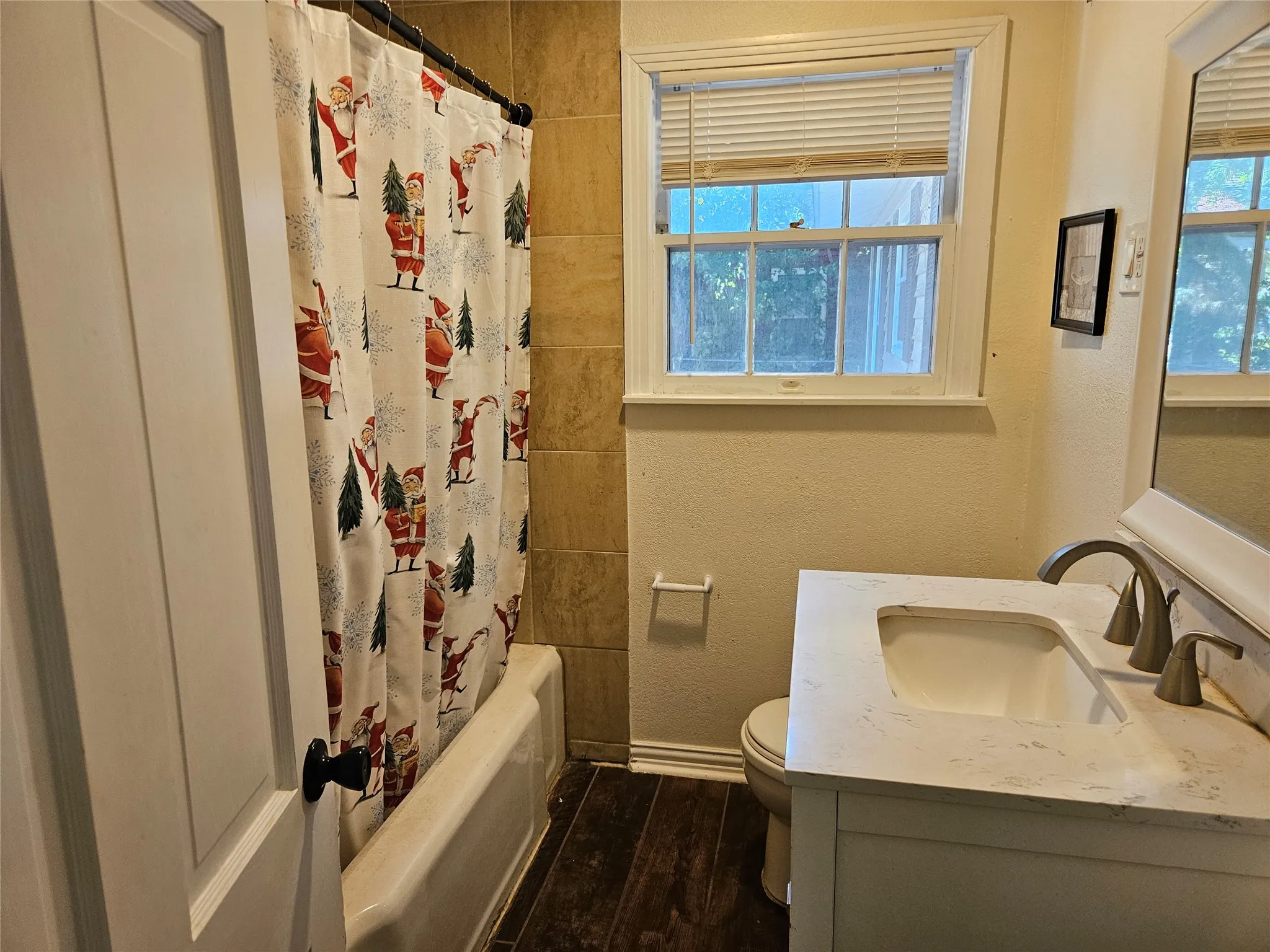 Single Family Residence For Sale in Tarrant County , 1312 W Park Row Drive, Arlington, Texas 76013, 4 Bedroom, 2 Bathroom, 2 Garage spaces, 2,237 Sqft, built in 1949, mls#21390663, Real Estate Agent in Arlington, Homes For Sale in Tarrant county, Homes For Sale in Arlington, Realtor in Arlington Texas, Real Estate Brokerage Independent Realty Texas, Luminita Cordes Realtor