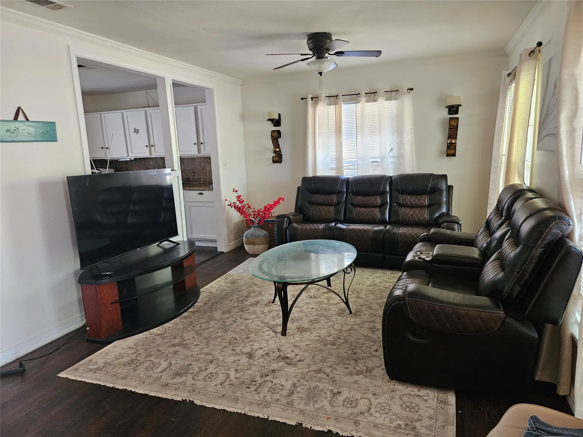 Single Family Residence For Sale in Tarrant County , 1312 W Park Row Drive, Arlington, Texas 76013, 4 Bedroom, 2 Bathroom, 2 Garage spaces, 2,237 Sqft, built in 1949, mls#21390663, Real Estate Agent in Arlington, Homes For Sale in Tarrant county, Homes For Sale in Arlington, Realtor in Arlington Texas, Real Estate Brokerage Independent Realty Texas, Luminita Cordes Realtor