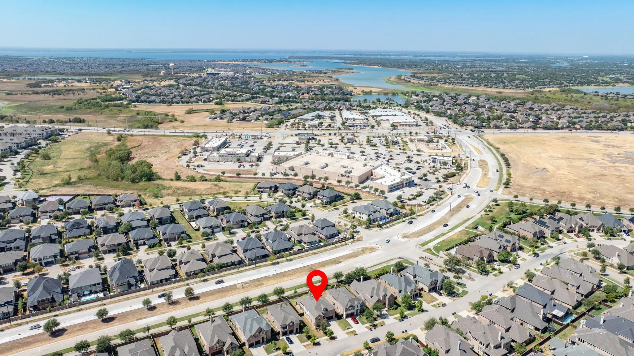 Single Family Residence For Sale in Denton County , 5611 Lightfoot Lane, Frisco, Texas 75036, 5 Bedroom, 4 Bathroom, 2 Garage spaces, 3,595 Sqft, built in 2015, mls#21387805, Real Estate Agent in Frisco, Homes For Sale in Denton county, Homes For Sale in Frisco, Realtor in Frisco Texas, Real Estate Brokerage Independent Realty Texas, Luminita Cordes Realtor
