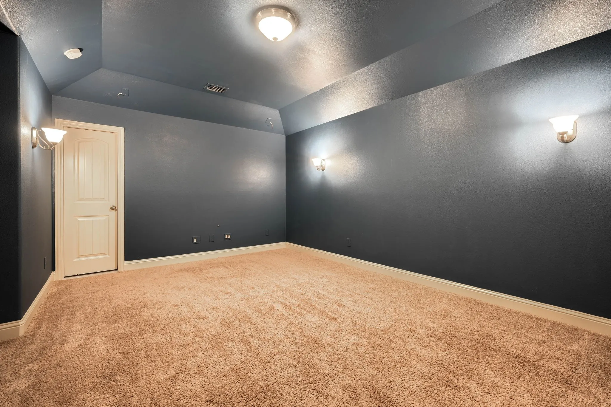 Single Family Residence For Sale in Denton County , 5611 Lightfoot Lane, Frisco, Texas 75036, 5 Bedroom, 4 Bathroom, 2 Garage spaces, 3,595 Sqft, built in 2015, mls#21387805, Real Estate Agent in Frisco, Homes For Sale in Denton county, Homes For Sale in Frisco, Realtor in Frisco Texas, Real Estate Brokerage Independent Realty Texas, Luminita Cordes Realtor