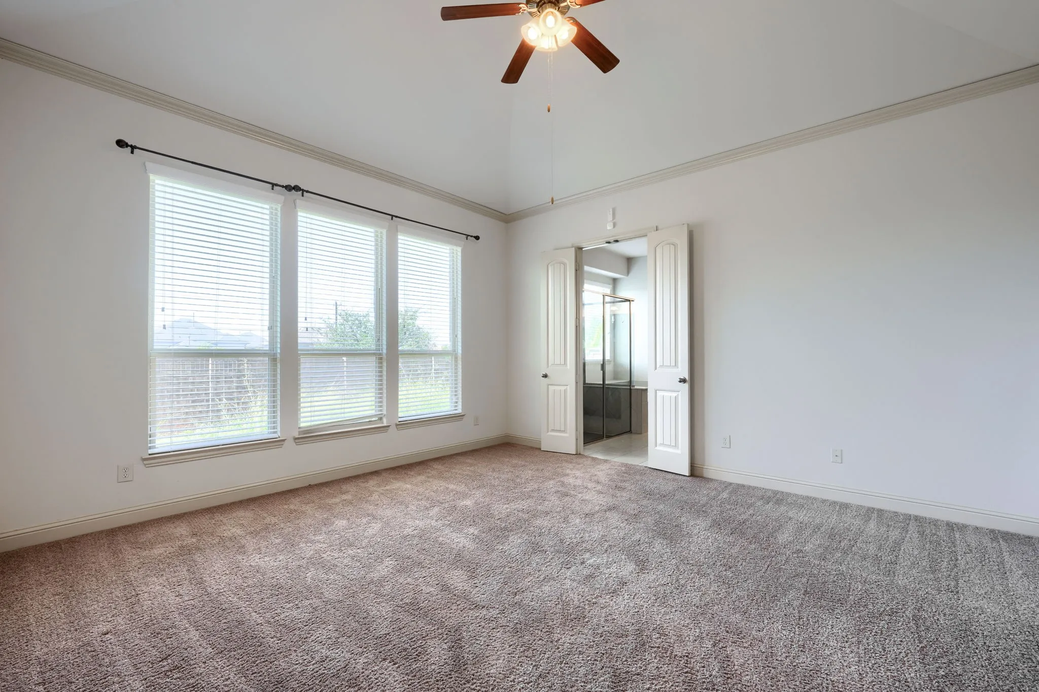 Single Family Residence For Sale in Denton County , 5611 Lightfoot Lane, Frisco, Texas 75036, 5 Bedroom, 4 Bathroom, 2 Garage spaces, 3,595 Sqft, built in 2015, mls#21387805, Real Estate Agent in Frisco, Homes For Sale in Denton county, Homes For Sale in Frisco, Realtor in Frisco Texas, Real Estate Brokerage Independent Realty Texas, Luminita Cordes Realtor