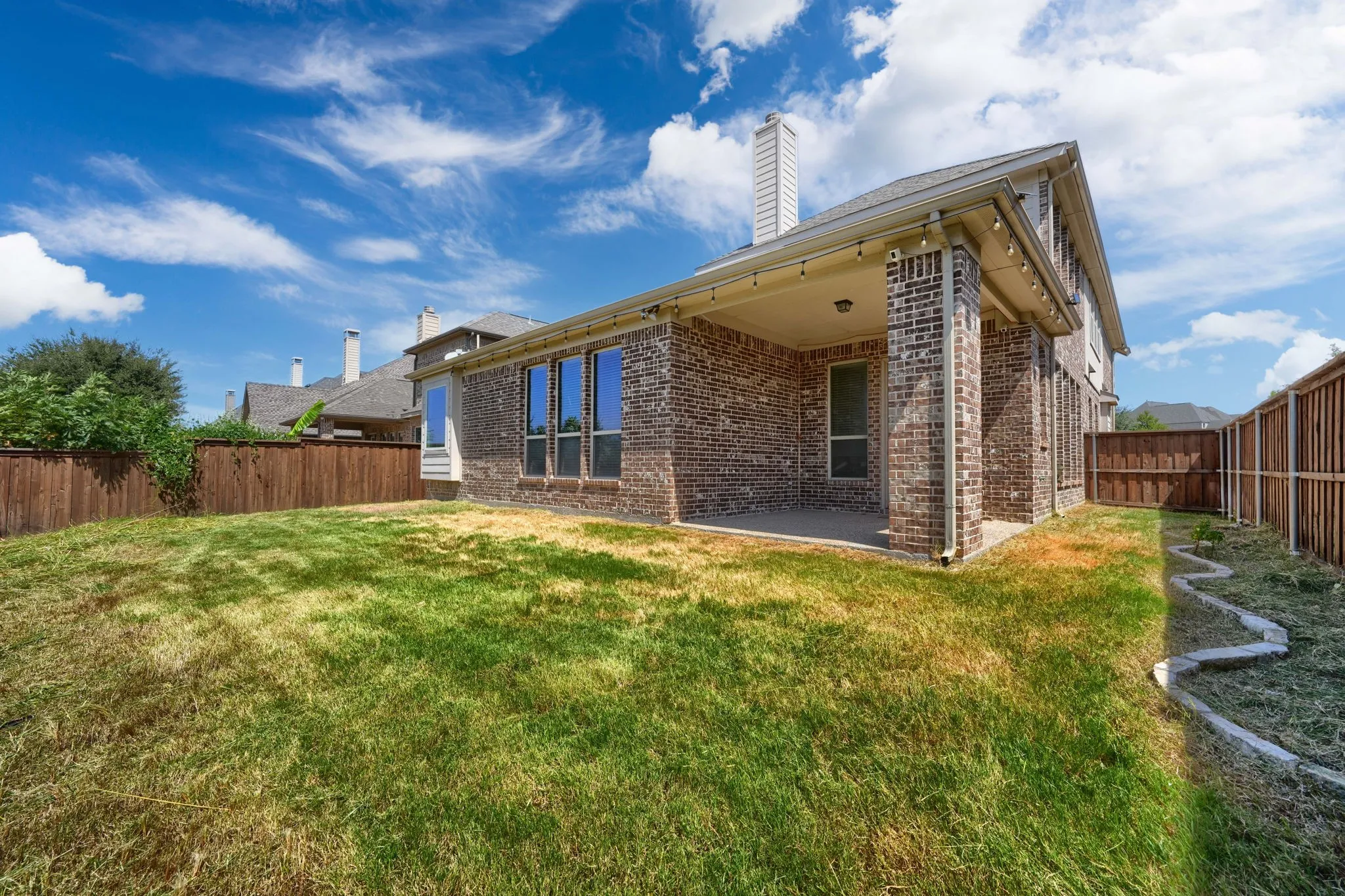 Single Family Residence For Sale in Denton County , 5611 Lightfoot Lane, Frisco, Texas 75036, 5 Bedroom, 4 Bathroom, 2 Garage spaces, 3,595 Sqft, built in 2015, mls#21387805, Real Estate Agent in Frisco, Homes For Sale in Denton county, Homes For Sale in Frisco, Realtor in Frisco Texas, Real Estate Brokerage Independent Realty Texas, Luminita Cordes Realtor