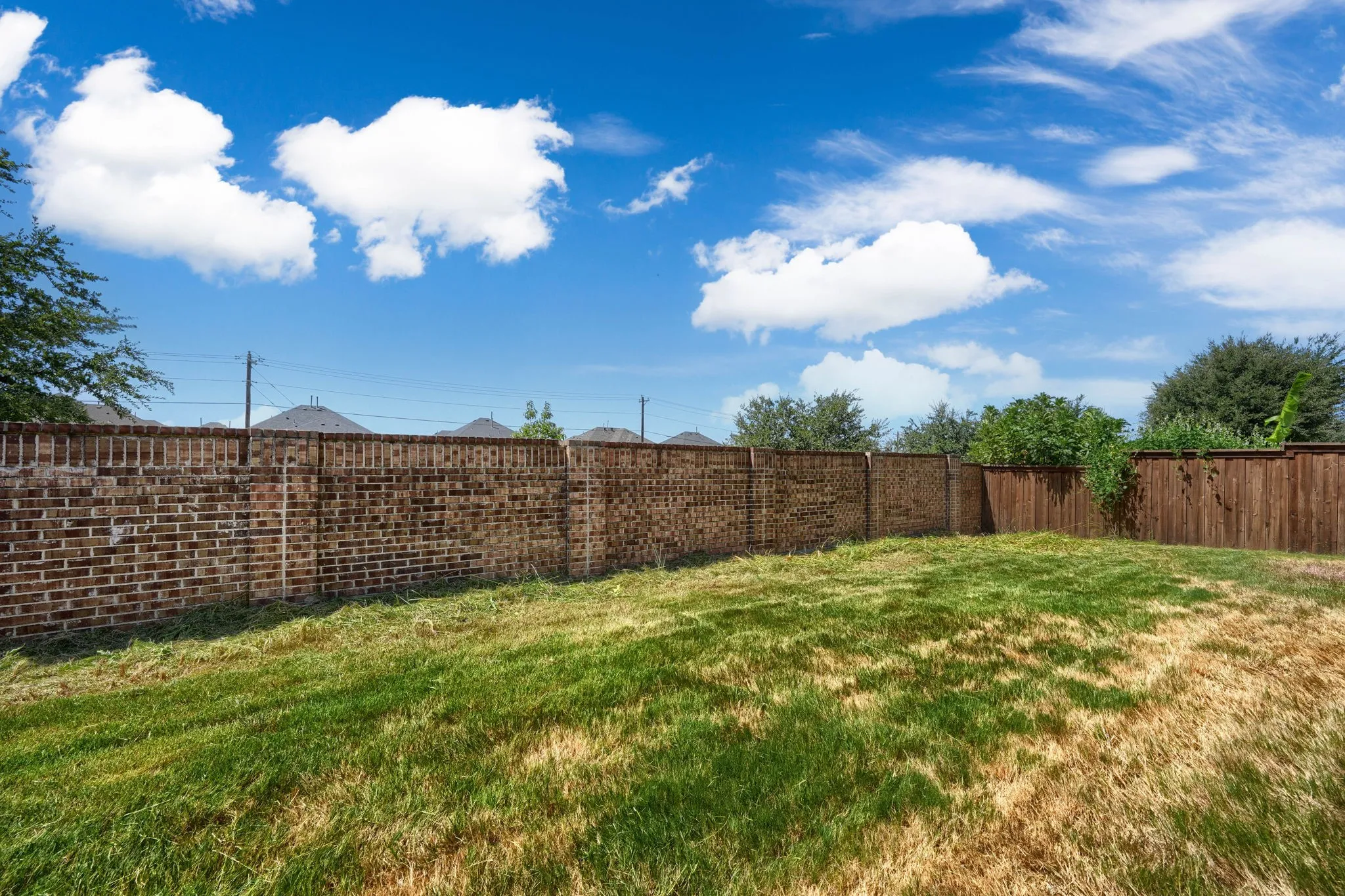 Single Family Residence For Sale in Denton County , 5611 Lightfoot Lane, Frisco, Texas 75036, 5 Bedroom, 4 Bathroom, 2 Garage spaces, 3,595 Sqft, built in 2015, mls#21387805, Real Estate Agent in Frisco, Homes For Sale in Denton county, Homes For Sale in Frisco, Realtor in Frisco Texas, Real Estate Brokerage Independent Realty Texas, Luminita Cordes Realtor