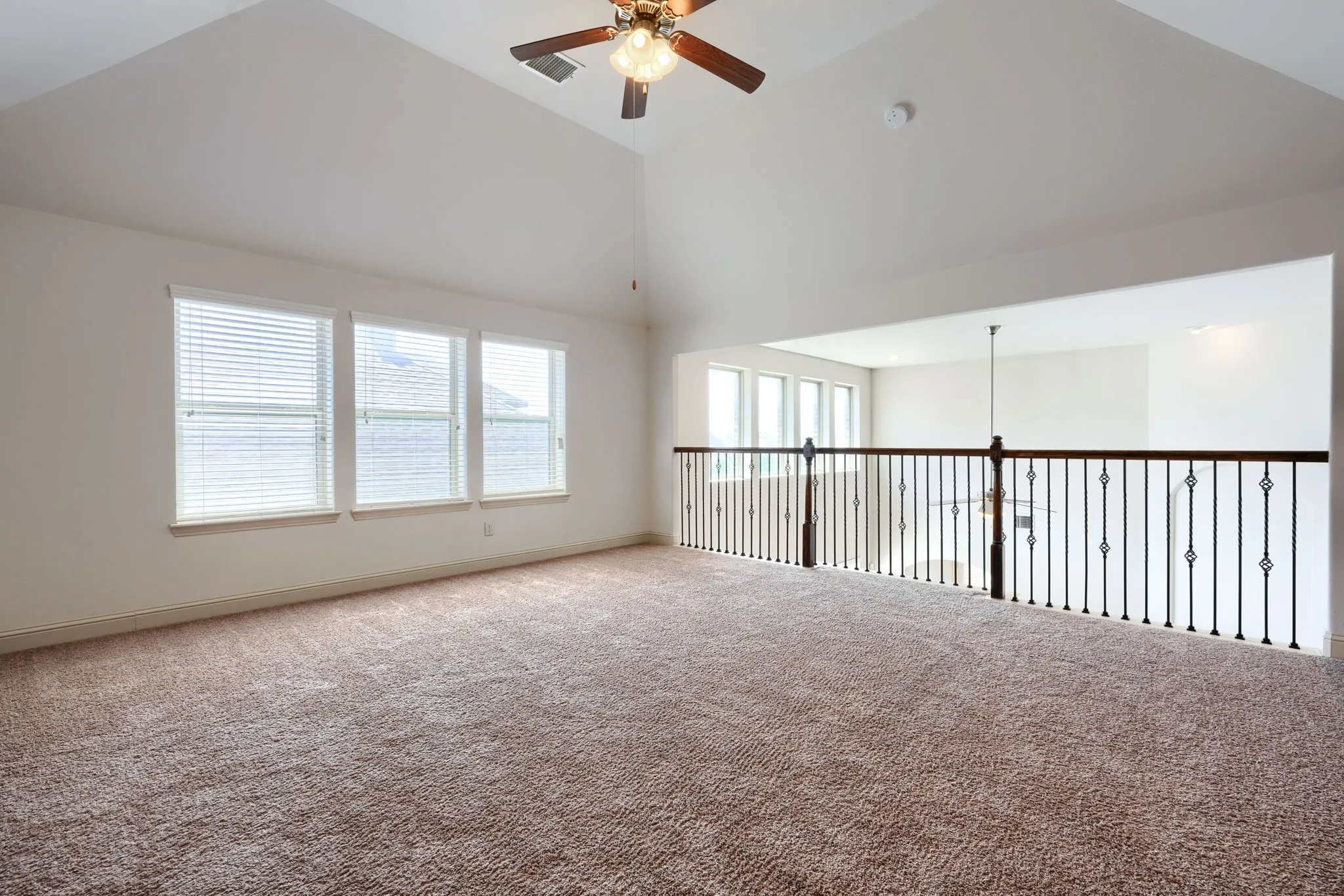 Single Family Residence For Sale in Denton County , 5611 Lightfoot Lane, Frisco, Texas 75036, 5 Bedroom, 4 Bathroom, 2 Garage spaces, 3,595 Sqft, built in 2015, mls#21387805, Real Estate Agent in Frisco, Homes For Sale in Denton county, Homes For Sale in Frisco, Realtor in Frisco Texas, Real Estate Brokerage Independent Realty Texas, Luminita Cordes Realtor