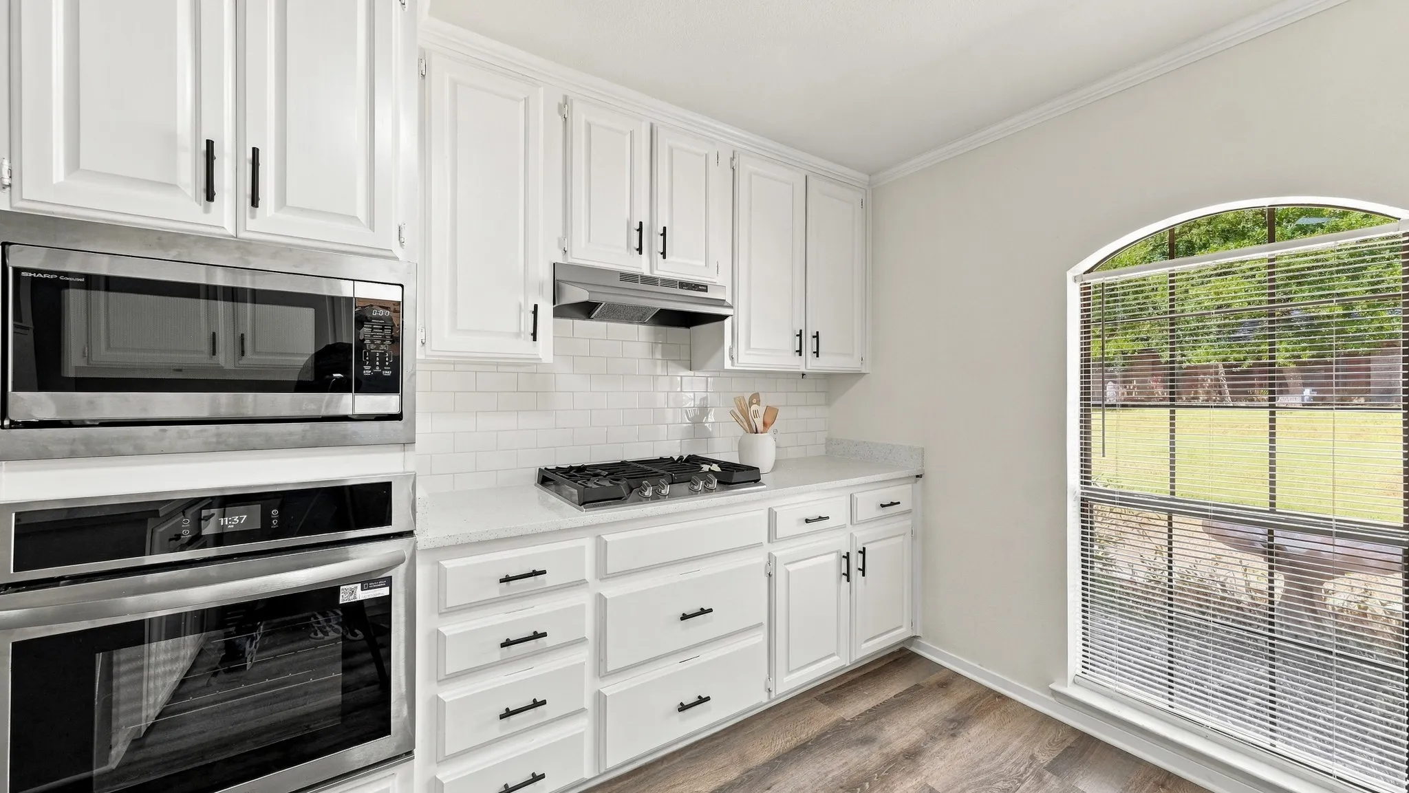 Single Family Residence For Sale in Hood County , 1209 Spanish Moss Drive, Granbury, Texas 76048, 3 Bedroom, 2 Bathroom, 2 Garage spaces, 1,689 Sqft, built in 1988, mls#21390755, Real Estate Agent in Granbury, Homes For Sale in Hood county, Homes For Sale in Granbury, Realtor in Granbury Texas, Real Estate Brokerage Independent Realty Texas, Luminita Cordes Realtor
