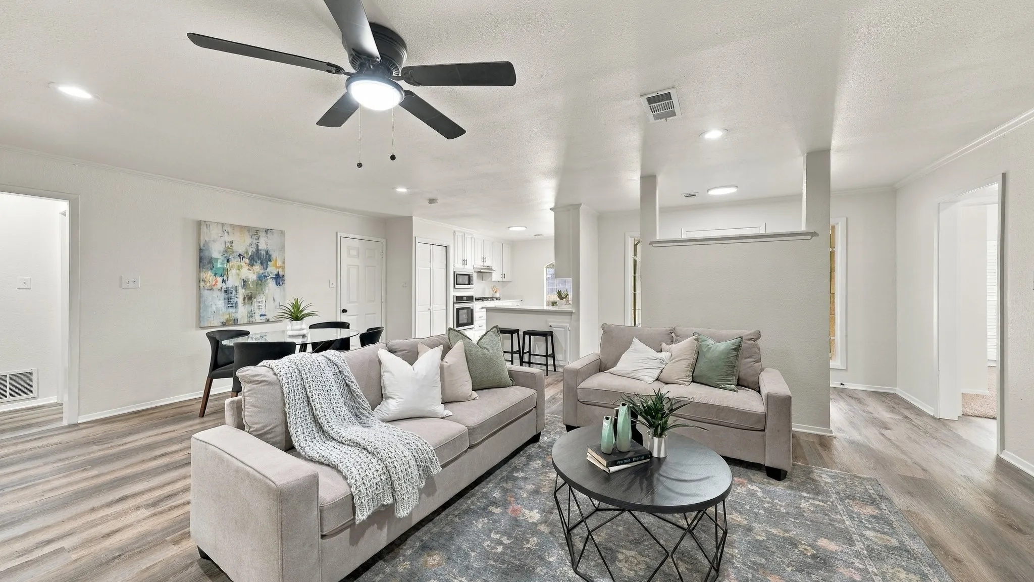 Single Family Residence For Sale in Hood County , 1209 Spanish Moss Drive, Granbury, Texas 76048, 3 Bedroom, 2 Bathroom, 2 Garage spaces, 1,689 Sqft, built in 1988, mls#21390755, Real Estate Agent in Granbury, Homes For Sale in Hood county, Homes For Sale in Granbury, Realtor in Granbury Texas, Real Estate Brokerage Independent Realty Texas, Luminita Cordes Realtor
