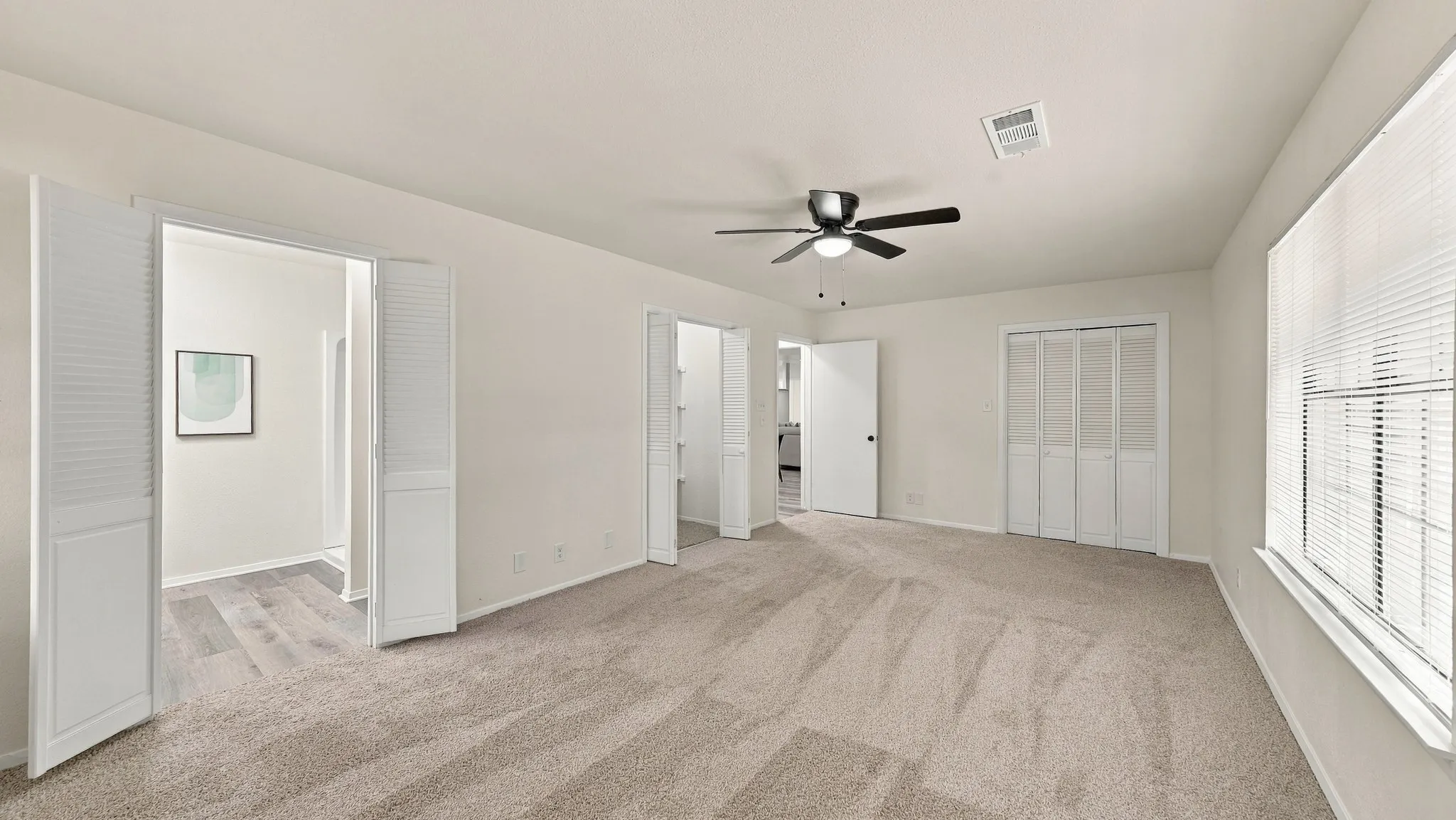 Single Family Residence For Sale in Hood County , 1209 Spanish Moss Drive, Granbury, Texas 76048, 3 Bedroom, 2 Bathroom, 2 Garage spaces, 1,689 Sqft, built in 1988, mls#21390755, Real Estate Agent in Granbury, Homes For Sale in Hood county, Homes For Sale in Granbury, Realtor in Granbury Texas, Real Estate Brokerage Independent Realty Texas, Luminita Cordes Realtor