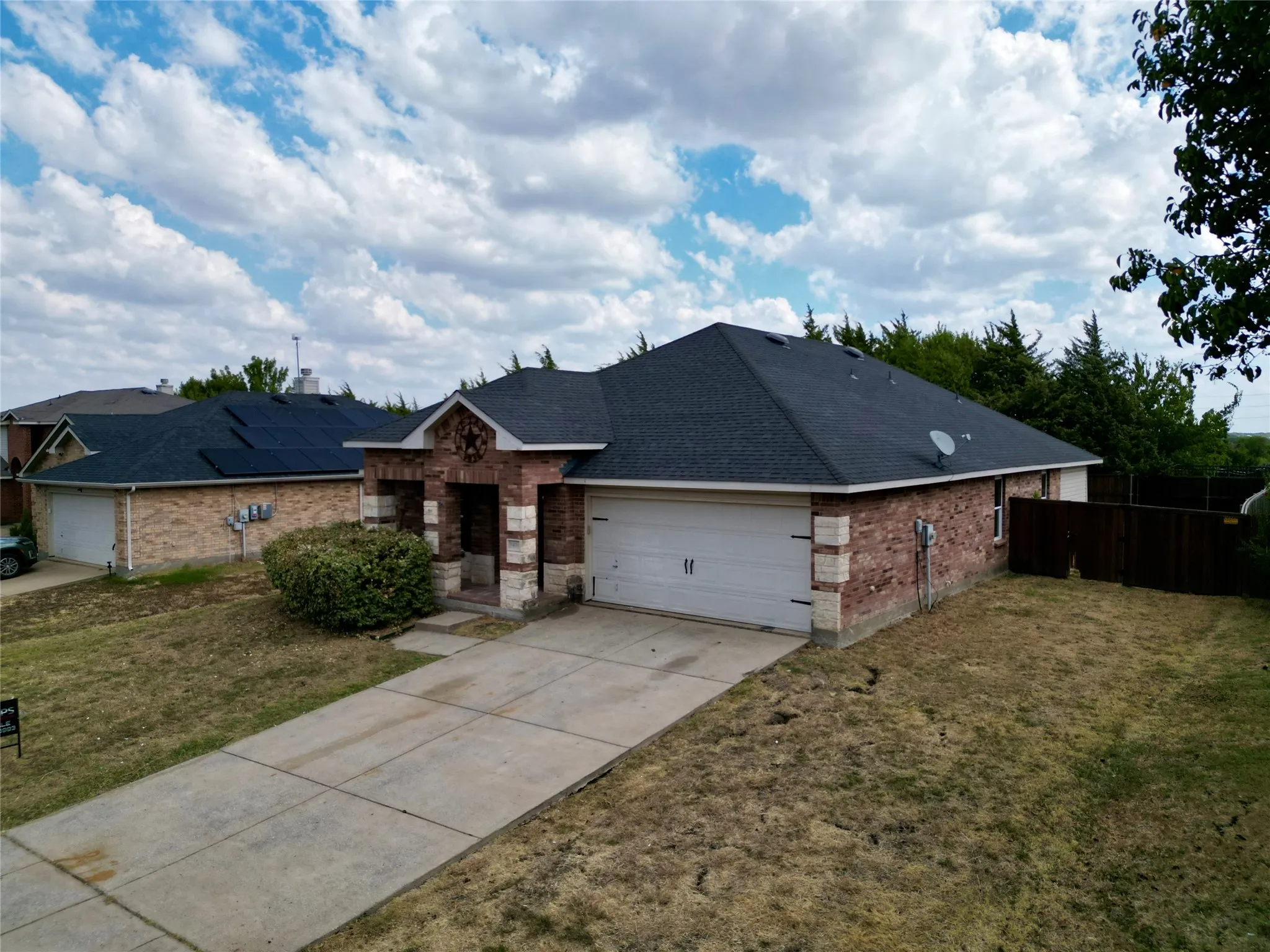 Single Family Residence For Sale in Rockwall County , 1408 Evergreen Street, Royse City, Texas 75189, 4 Bedroom, 2 Bathroom, 2 Garage spaces, 2,105 Sqft, built in 2006, mls#21390763, Real Estate Agent in Royse City, Homes For Sale in Rockwall county, Homes For Sale in Royse City, Realtor in Royse City Texas, Real Estate Brokerage Independent Realty Texas, Luminita Cordes Realtor