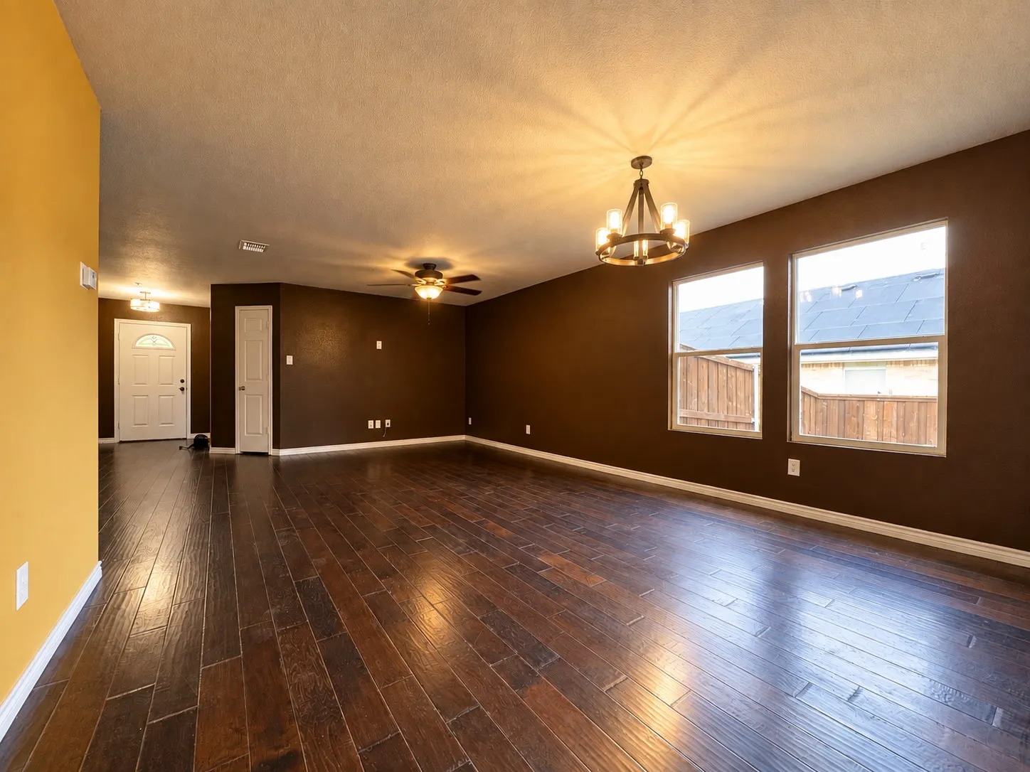 Single Family Residence For Sale in Rockwall County , 1408 Evergreen Street, Royse City, Texas 75189, 4 Bedroom, 2 Bathroom, 2 Garage spaces, 2,105 Sqft, built in 2006, mls#21390763, Real Estate Agent in Royse City, Homes For Sale in Rockwall county, Homes For Sale in Royse City, Realtor in Royse City Texas, Real Estate Brokerage Independent Realty Texas, Luminita Cordes Realtor