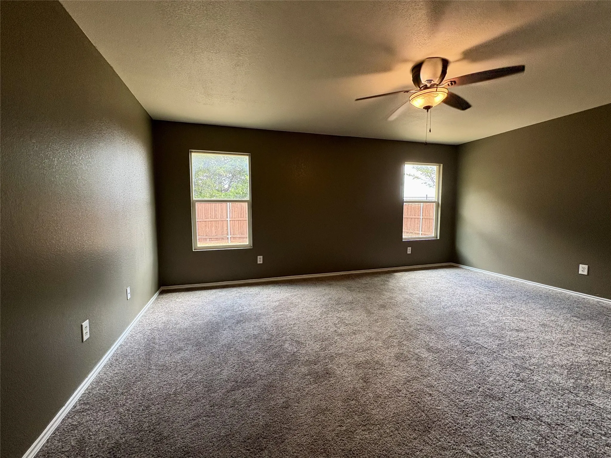 Single Family Residence For Sale in Rockwall County , 1408 Evergreen Street, Royse City, Texas 75189, 4 Bedroom, 2 Bathroom, 2 Garage spaces, 2,105 Sqft, built in 2006, mls#21390763, Real Estate Agent in Royse City, Homes For Sale in Rockwall county, Homes For Sale in Royse City, Realtor in Royse City Texas, Real Estate Brokerage Independent Realty Texas, Luminita Cordes Realtor