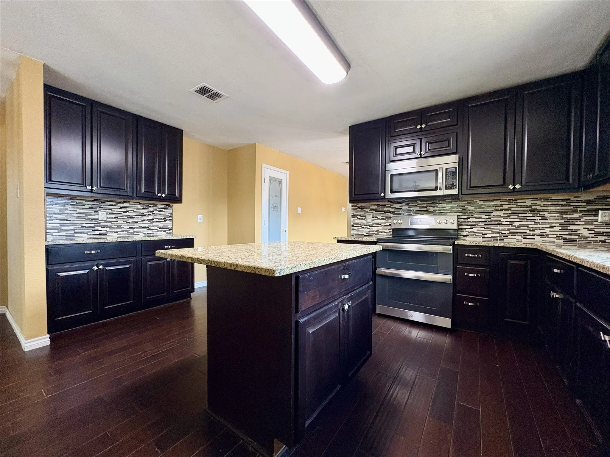 Single Family Residence For Sale in Rockwall County , 1408 Evergreen Street, Royse City, Texas 75189, 4 Bedroom, 2 Bathroom, 2 Garage spaces, 2,105 Sqft, built in 2006, mls#21390763, Real Estate Agent in Royse City, Homes For Sale in Rockwall county, Homes For Sale in Royse City, Realtor in Royse City Texas, Real Estate Brokerage Independent Realty Texas, Luminita Cordes Realtor