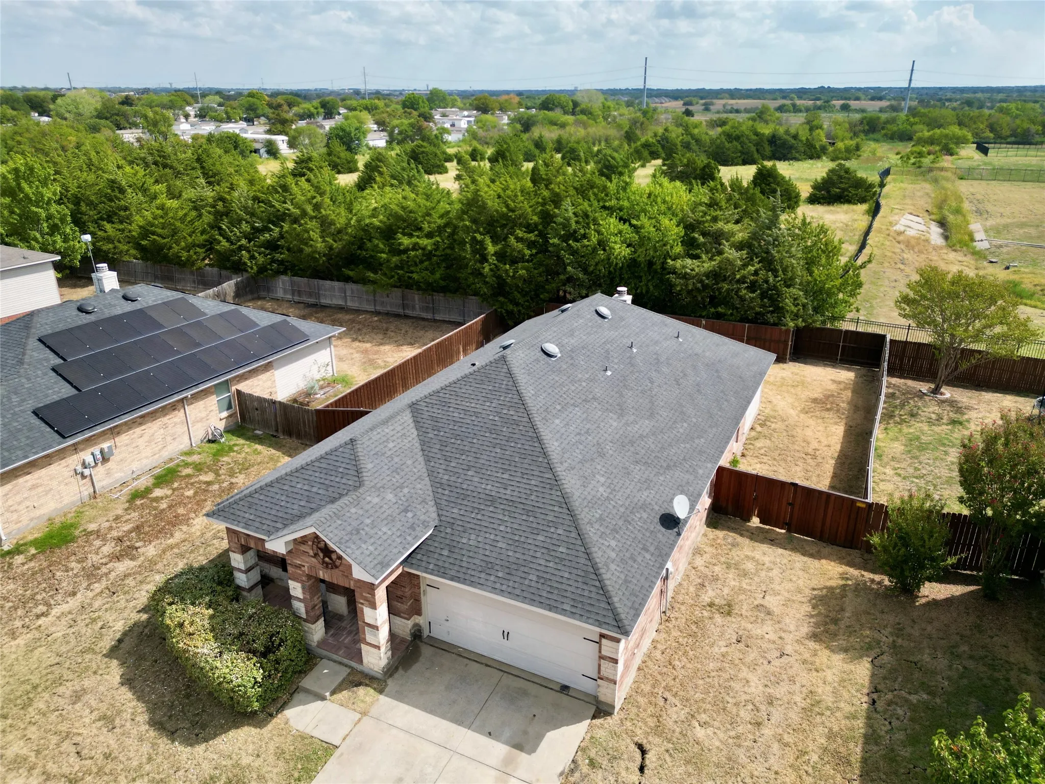 Single Family Residence For Sale in Rockwall County , 1408 Evergreen Street, Royse City, Texas 75189, 4 Bedroom, 2 Bathroom, 2 Garage spaces, 2,105 Sqft, built in 2006, mls#21390763, Real Estate Agent in Royse City, Homes For Sale in Rockwall county, Homes For Sale in Royse City, Realtor in Royse City Texas, Real Estate Brokerage Independent Realty Texas, Luminita Cordes Realtor