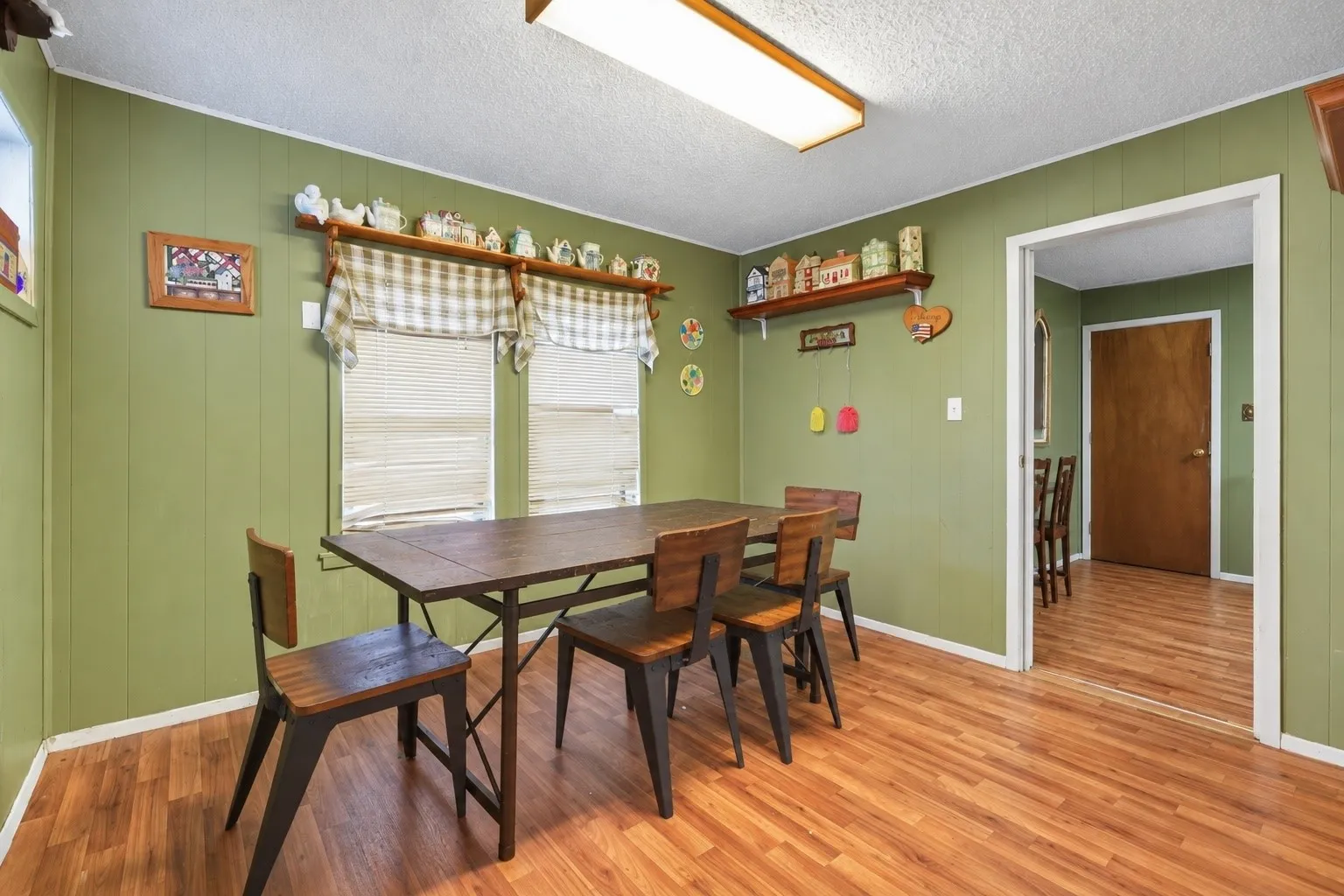 Single Family Residence For Sale in Johnson County , 681 County Road 1102, Rio Vista, Texas 76093, 3 Bedroom, 2 Bathroom, Garage spaces, 1,479 Sqft, built in 1955, mls#21388019, Real Estate Agent in Rio Vista, Homes For Sale in Johnson county, Homes For Sale in Rio Vista, Realtor in Rio Vista Texas, Real Estate Brokerage Independent Realty Texas, Luminita Cordes Realtor