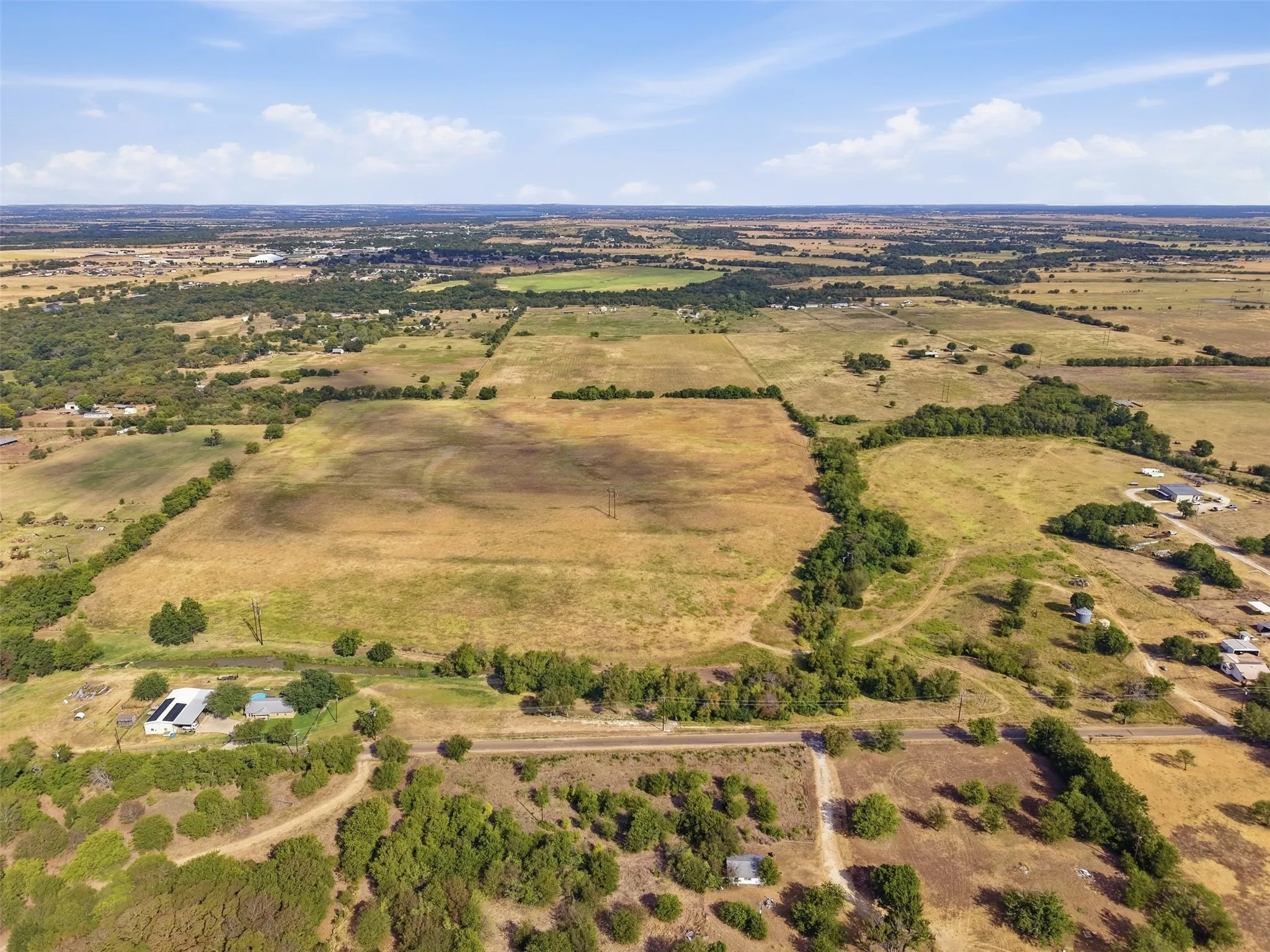 Single Family Residence For Sale in Johnson County , 681 County Road 1102, Rio Vista, Texas 76093, 3 Bedroom, 2 Bathroom, Garage spaces, 1,479 Sqft, built in 1955, mls#21388019, Real Estate Agent in Rio Vista, Homes For Sale in Johnson county, Homes For Sale in Rio Vista, Realtor in Rio Vista Texas, Real Estate Brokerage Independent Realty Texas, Luminita Cordes Realtor
