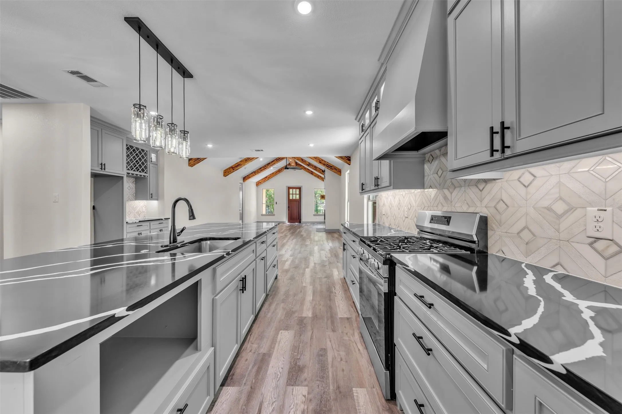 Single Family Residence For Sale in Tarrant County , 2740 Canton Drive, Fort Worth, Texas 76112, 3 Bedroom, 2 Bathroom, Garage spaces, 1,913 Sqft, built in 1946, mls#21390796, Real Estate Agent in Fort Worth, Homes For Sale in Tarrant county, Homes For Sale in Fort Worth, Realtor in Fort Worth Texas, Real Estate Brokerage Independent Realty Texas, Luminita Cordes Realtor