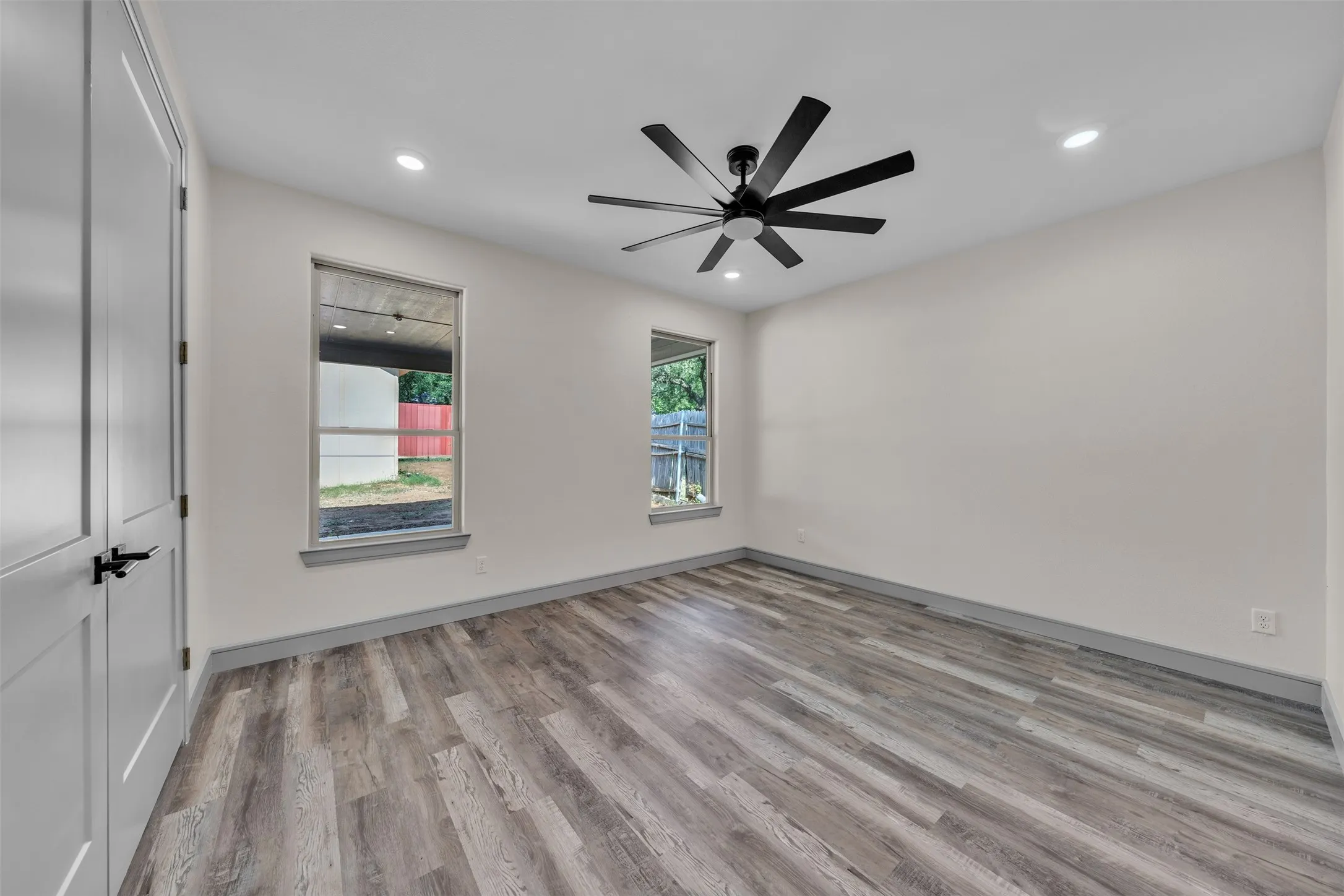 Single Family Residence For Sale in Tarrant County , 2740 Canton Drive, Fort Worth, Texas 76112, 3 Bedroom, 2 Bathroom, Garage spaces, 1,913 Sqft, built in 1946, mls#21390796, Real Estate Agent in Fort Worth, Homes For Sale in Tarrant county, Homes For Sale in Fort Worth, Realtor in Fort Worth Texas, Real Estate Brokerage Independent Realty Texas, Luminita Cordes Realtor