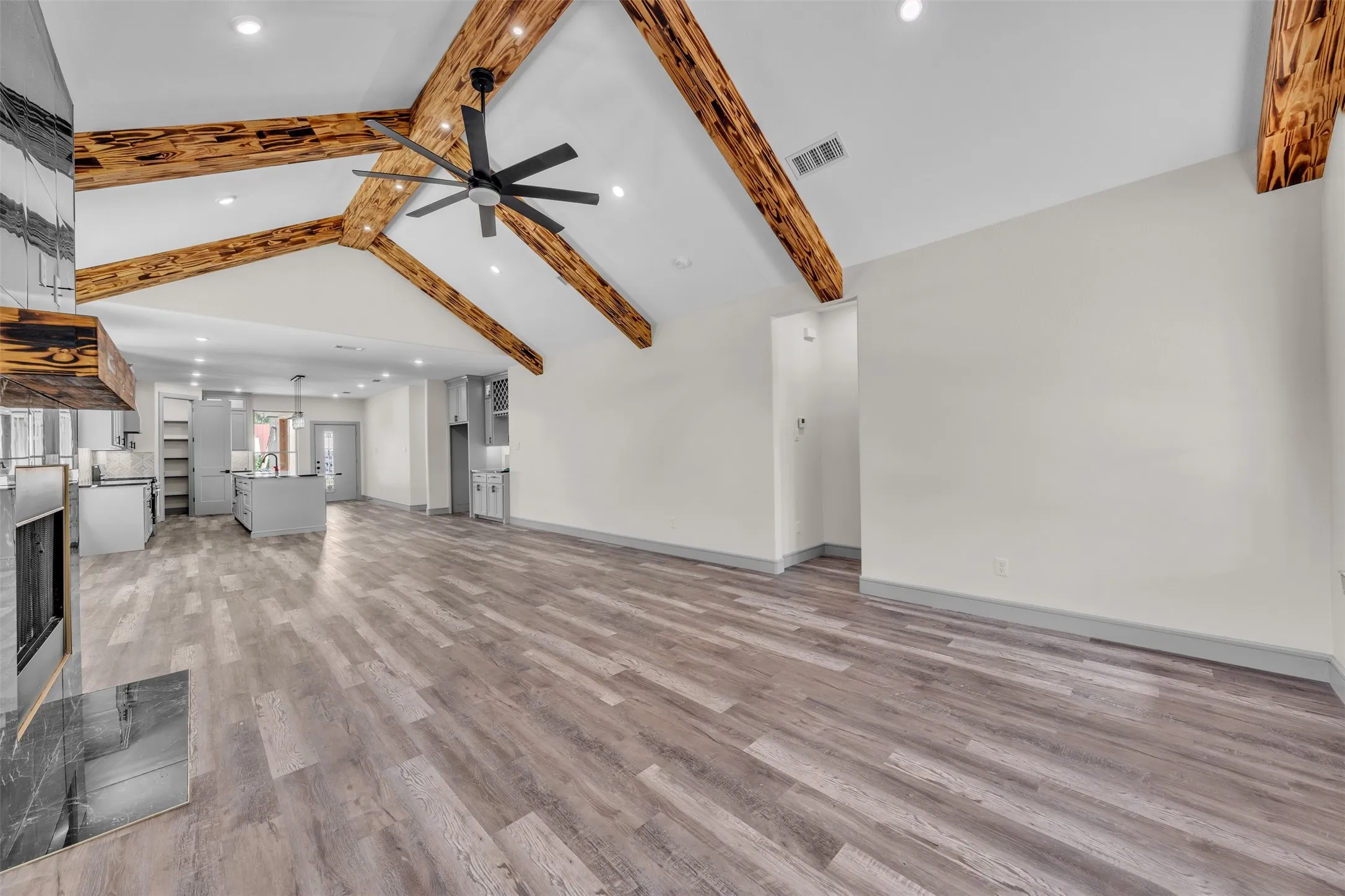 Single Family Residence For Sale in Tarrant County , 2740 Canton Drive, Fort Worth, Texas 76112, 3 Bedroom, 2 Bathroom, Garage spaces, 1,913 Sqft, built in 1946, mls#21390796, Real Estate Agent in Fort Worth, Homes For Sale in Tarrant county, Homes For Sale in Fort Worth, Realtor in Fort Worth Texas, Real Estate Brokerage Independent Realty Texas, Luminita Cordes Realtor