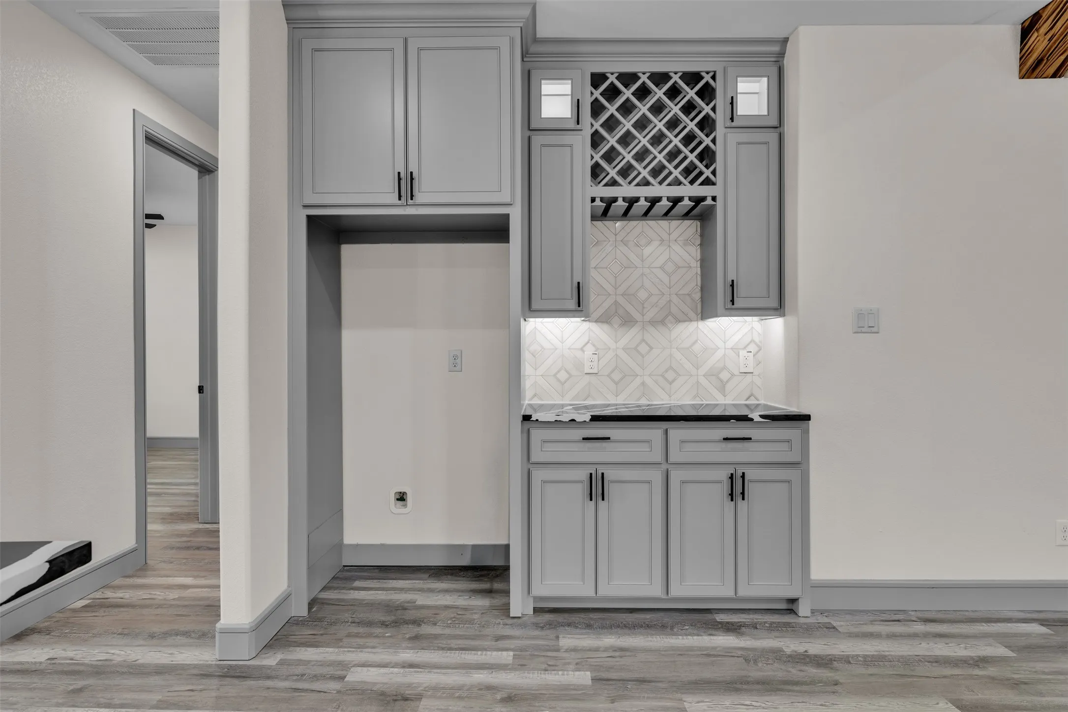 Single Family Residence For Sale in Tarrant County , 2740 Canton Drive, Fort Worth, Texas 76112, 3 Bedroom, 2 Bathroom, Garage spaces, 1,913 Sqft, built in 1946, mls#21390796, Real Estate Agent in Fort Worth, Homes For Sale in Tarrant county, Homes For Sale in Fort Worth, Realtor in Fort Worth Texas, Real Estate Brokerage Independent Realty Texas, Luminita Cordes Realtor