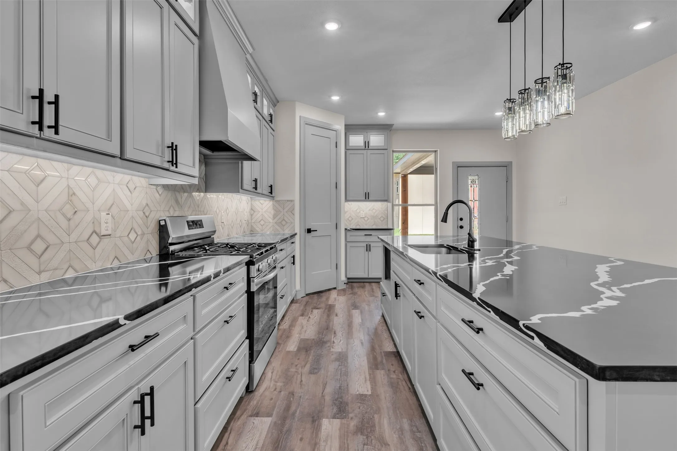 Single Family Residence For Sale in Tarrant County , 2740 Canton Drive, Fort Worth, Texas 76112, 3 Bedroom, 2 Bathroom, Garage spaces, 1,913 Sqft, built in 1946, mls#21390796, Real Estate Agent in Fort Worth, Homes For Sale in Tarrant county, Homes For Sale in Fort Worth, Realtor in Fort Worth Texas, Real Estate Brokerage Independent Realty Texas, Luminita Cordes Realtor