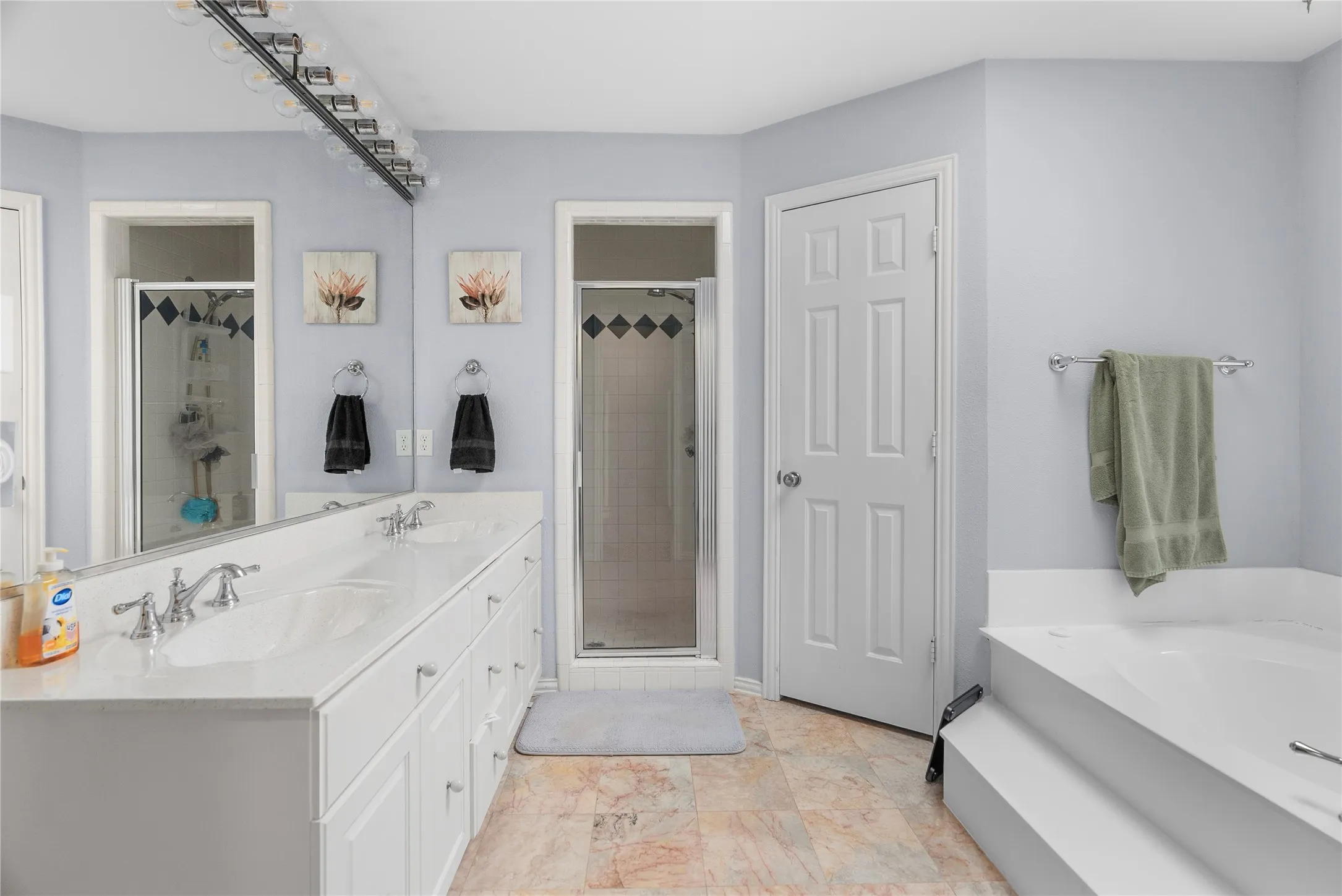 Single Family Residence For Rent in Dallas County , 3024 Encino Drive, Dallas, Texas 75228, 4 Bedroom, 3 Bathroom, 2 Garage spaces, 2,747 Sqft, built in 1991, mls#21390808, Real Estate Agent in Dallas, Homes For Rent in Dallas county, Homes For Rent in Dallas, Realtor in Dallas Texas, Real Estate Brokerage Independent Realty Texas, Luminita Cordes Realtor