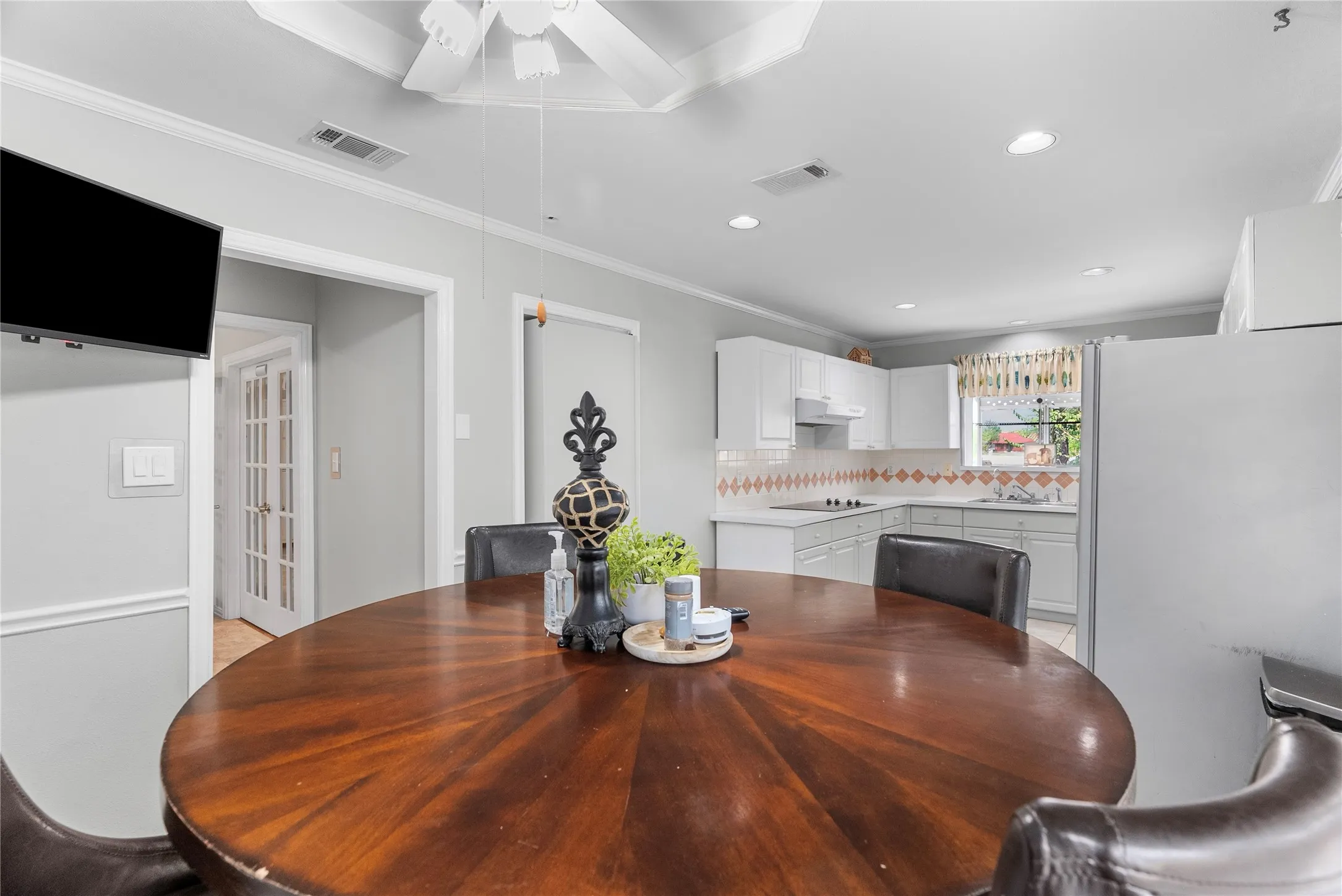 Single Family Residence For Rent in Dallas County , 3024 Encino Drive, Dallas, Texas 75228, 4 Bedroom, 3 Bathroom, 2 Garage spaces, 2,747 Sqft, built in 1991, mls#21390808, Real Estate Agent in Dallas, Homes For Rent in Dallas county, Homes For Rent in Dallas, Realtor in Dallas Texas, Real Estate Brokerage Independent Realty Texas, Luminita Cordes Realtor