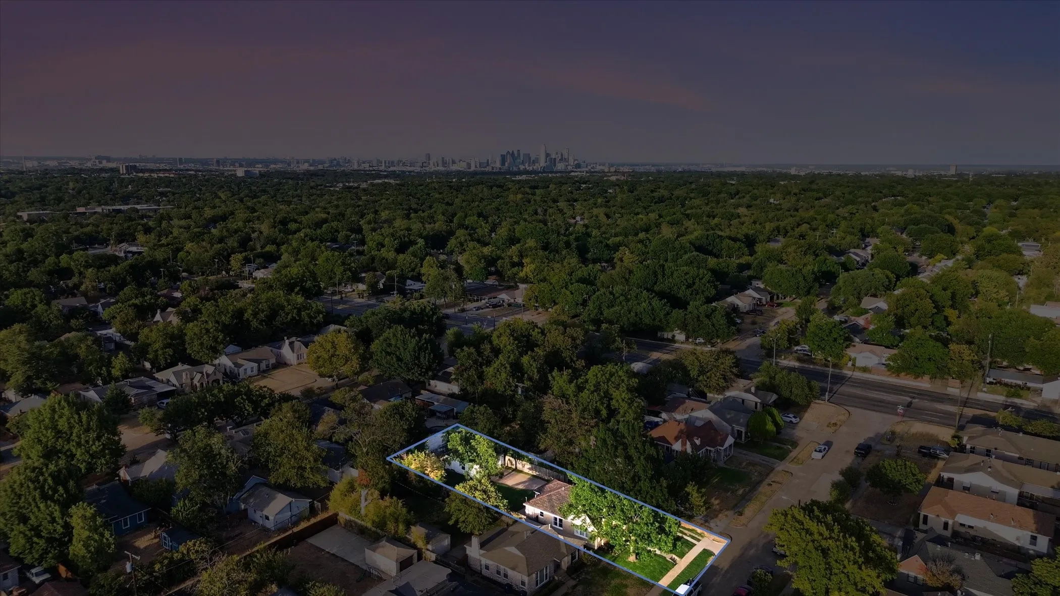 Single Family Residence For Sale in Dallas County , 3323 Ivandell Avenue, Dallas, Texas 75211, 3 Bedroom, 2 Bathroom, 2 Garage spaces, 1,280 Sqft, built in 1948, mls#21389682, Real Estate Agent in Dallas, Homes For Sale in Dallas county, Homes For Sale in Dallas, Realtor in Dallas Texas, Real Estate Brokerage Independent Realty Texas, Luminita Cordes Realtor