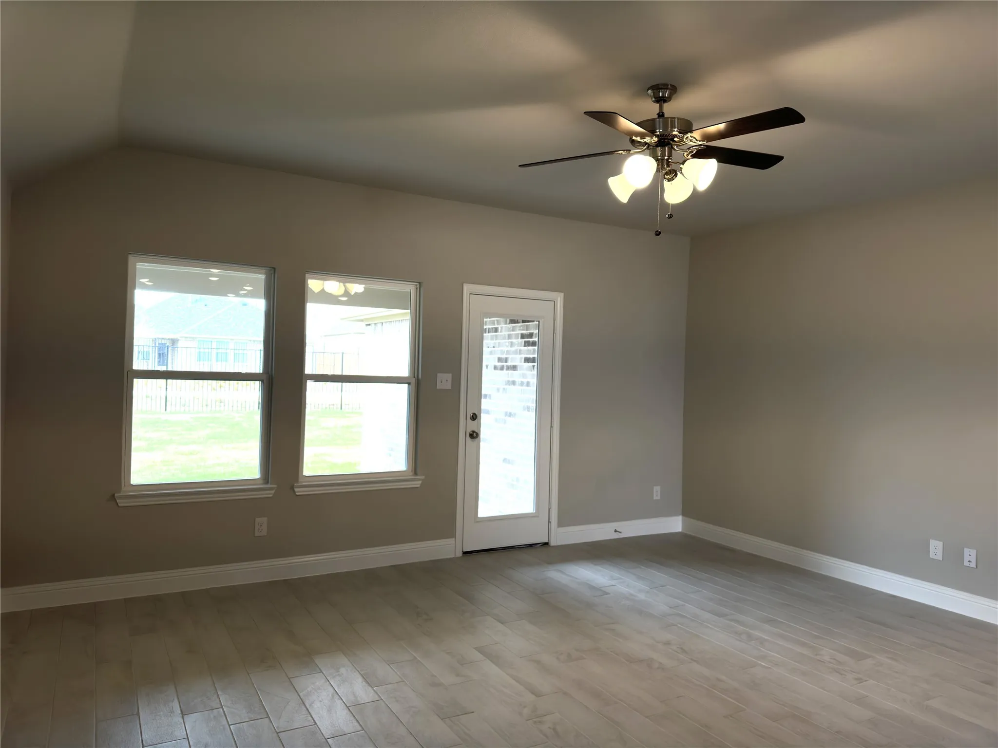 Single Family Residence For Rent in Collin County , 601 Tartane Drive, Anna, Texas 75409, 3 Bedroom, 2 Bathroom, 2 Garage spaces, 1,799 Sqft, built in 2024, mls#21390814, Real Estate Agent in Anna, Homes For Rent in Collin county, Homes For Rent in Anna, Realtor in Anna Texas, Real Estate Brokerage Independent Realty Texas, Luminita Cordes Realtor