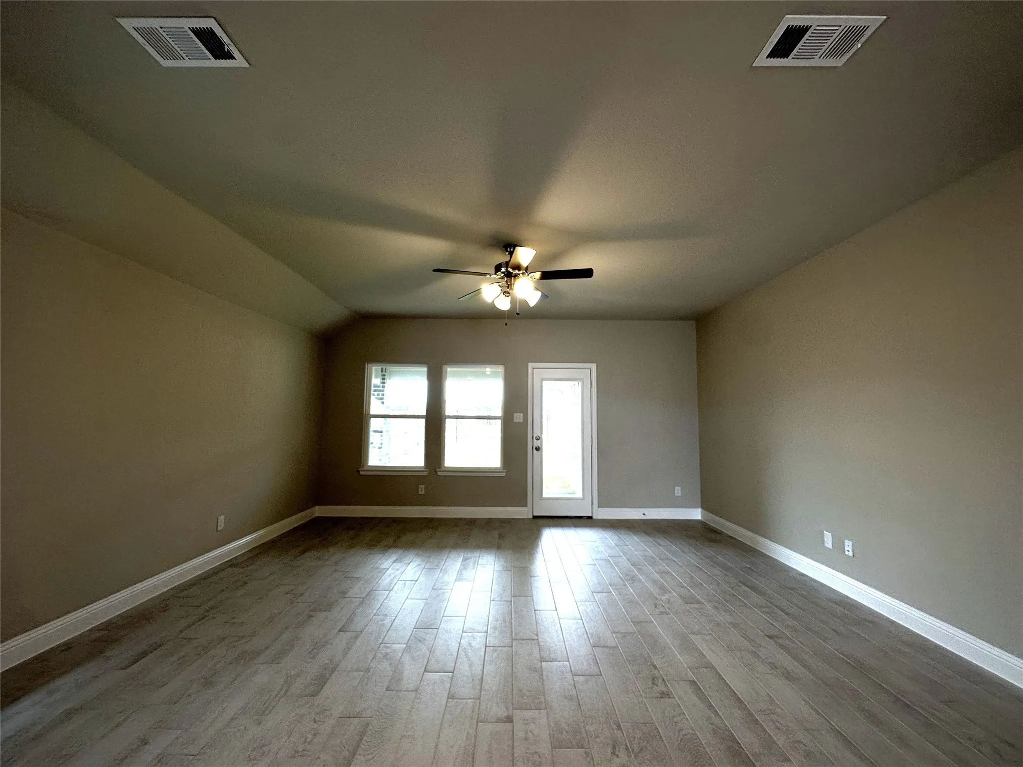 Single Family Residence For Rent in Collin County , 601 Tartane Drive, Anna, Texas 75409, 3 Bedroom, 2 Bathroom, 2 Garage spaces, 1,799 Sqft, built in 2024, mls#21390814, Real Estate Agent in Anna, Homes For Rent in Collin county, Homes For Rent in Anna, Realtor in Anna Texas, Real Estate Brokerage Independent Realty Texas, Luminita Cordes Realtor