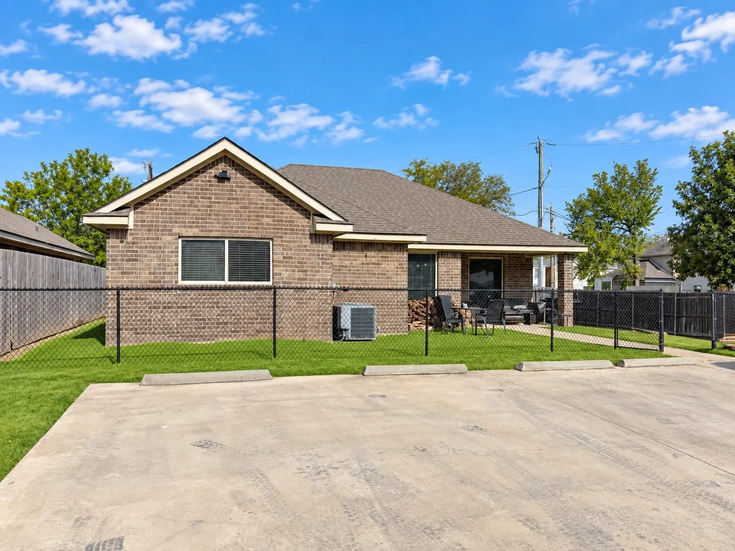 Single Family Residence For Sale in Mc Lennan County , 200 Church Avenue, Waco, Texas 76706, 4 Bedroom, 5 Bathroom, Garage spaces, 1,575 Sqft, built in 2017, mls#21385193, Real Estate Agent in Waco, Homes For Sale in Mc Lennan county, Homes For Sale in Waco, Realtor in Waco Texas, Real Estate Brokerage Independent Realty Texas, Luminita Cordes Realtor