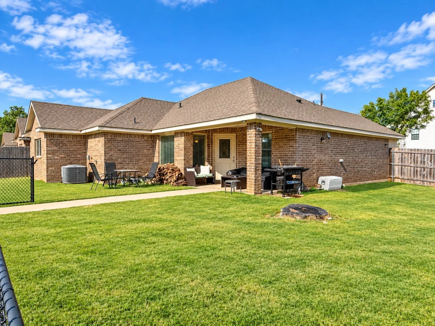 Single Family Residence For Sale in Mc Lennan County , 200 Church Avenue, Waco, Texas 76706, 4 Bedroom, 5 Bathroom, Garage spaces, 1,575 Sqft, built in 2017, mls#21385193, Real Estate Agent in Waco, Homes For Sale in Mc Lennan county, Homes For Sale in Waco, Realtor in Waco Texas, Real Estate Brokerage Independent Realty Texas, Luminita Cordes Realtor
