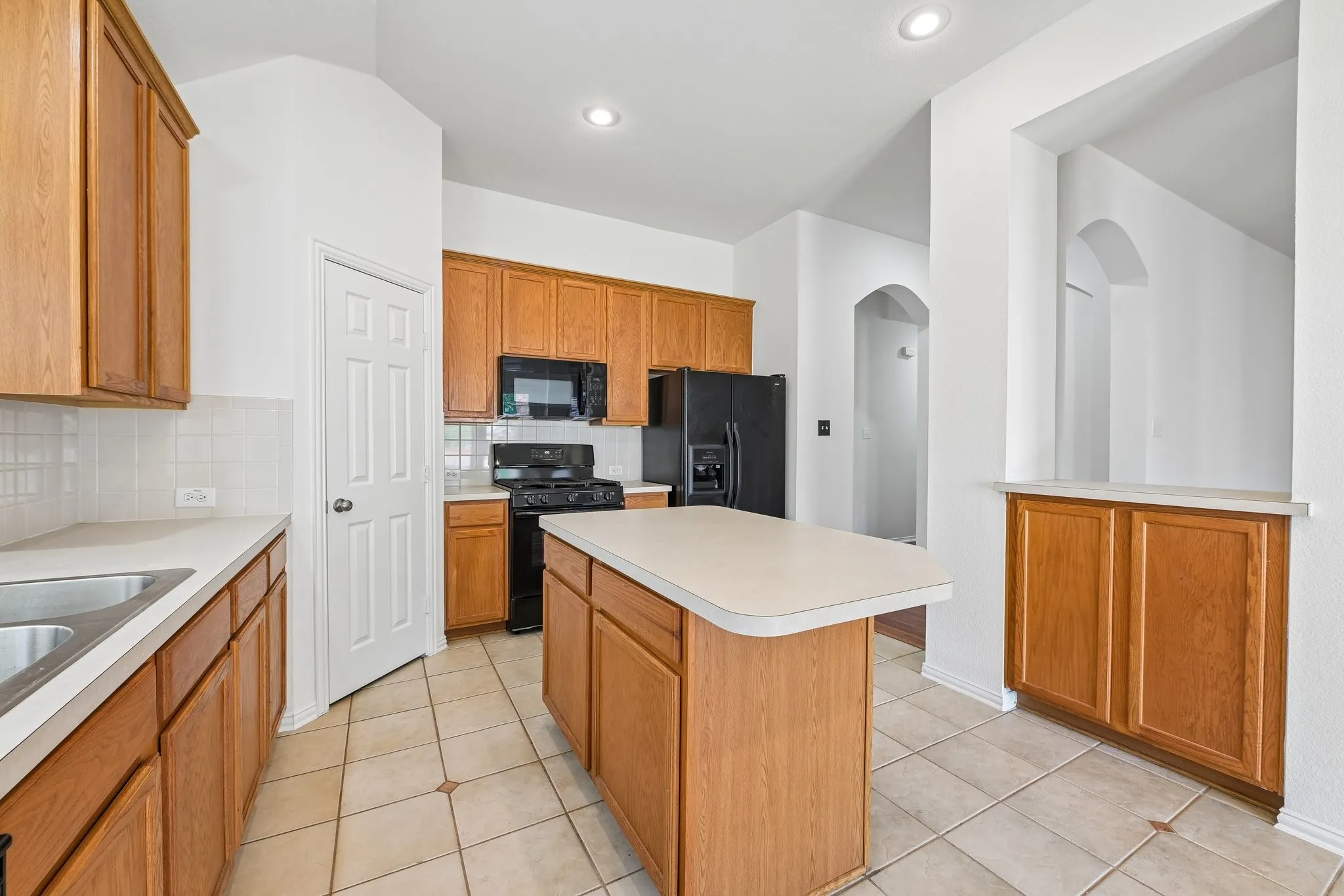 Single Family Residence For Sale in Dallas County , 1532 Holveck Drive, Cedar Hill, Texas 75104, 4 Bedroom, 2 Bathroom, 2 Garage spaces, 2,296 Sqft, built in 2002, mls#21389889, Real Estate Agent in Cedar Hill, Homes For Sale in Dallas county, Homes For Sale in Cedar Hill, Realtor in Cedar Hill Texas, Real Estate Brokerage Independent Realty Texas, Luminita Cordes Realtor