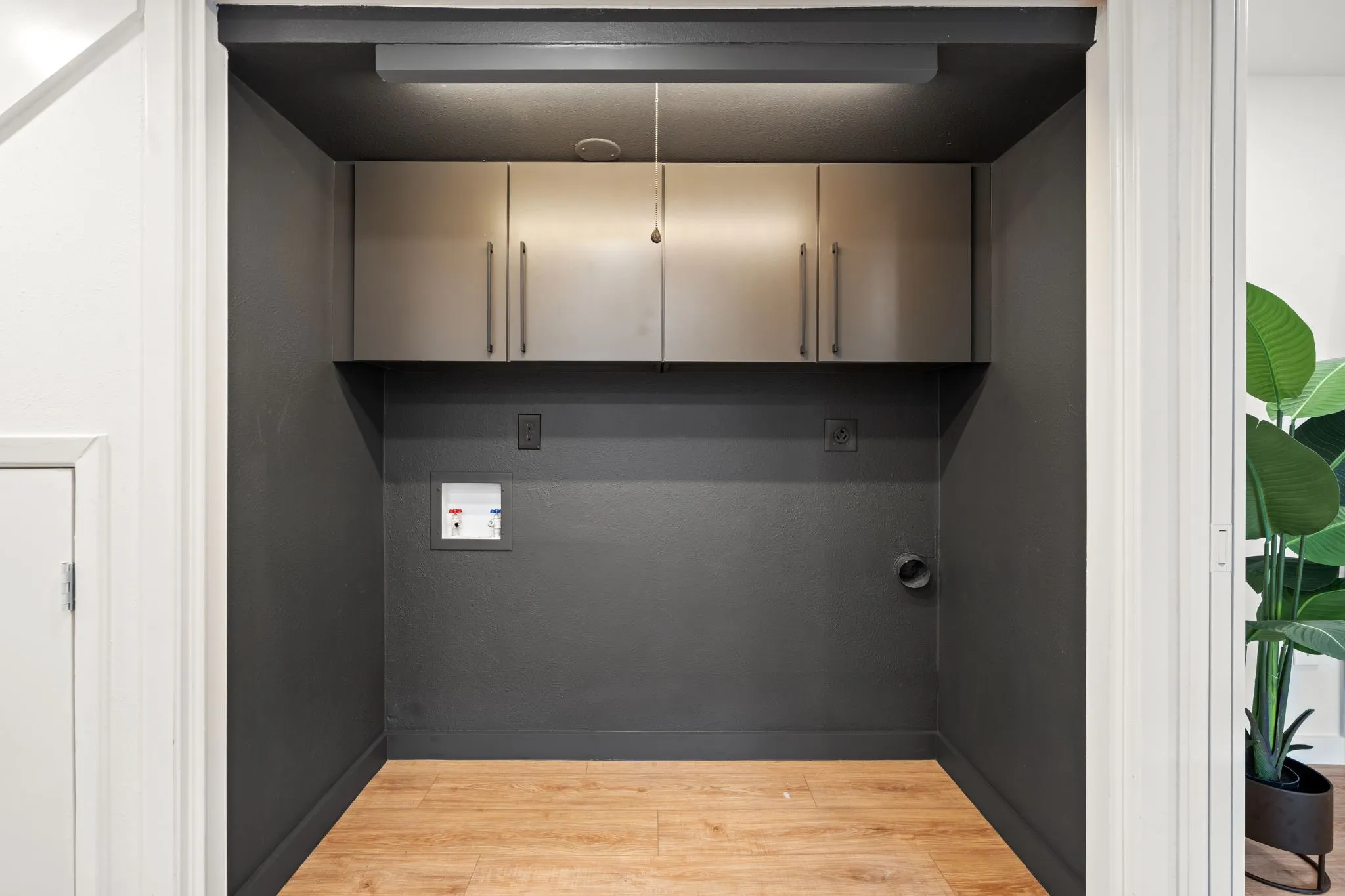 Townhouse For Sale in Dallas County , 2653 Via Catalina, Carrollton, Texas 75006, 2 Bedroom, 2 Bathroom, Garage spaces, 1,120 Sqft, built in 1973, mls#21390707, Real Estate Agent in Carrollton, Homes For Sale in Dallas county, Homes For Sale in Carrollton, Realtor in Carrollton Texas, Real Estate Brokerage Independent Realty Texas, Luminita Cordes Realtor