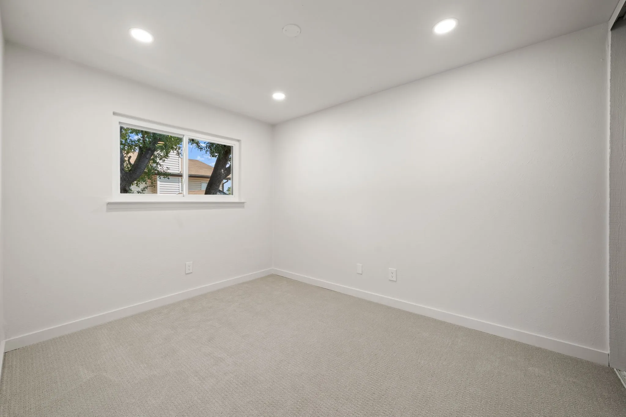 Townhouse For Sale in Dallas County , 2653 Via Catalina, Carrollton, Texas 75006, 2 Bedroom, 2 Bathroom, Garage spaces, 1,120 Sqft, built in 1973, mls#21390707, Real Estate Agent in Carrollton, Homes For Sale in Dallas county, Homes For Sale in Carrollton, Realtor in Carrollton Texas, Real Estate Brokerage Independent Realty Texas, Luminita Cordes Realtor