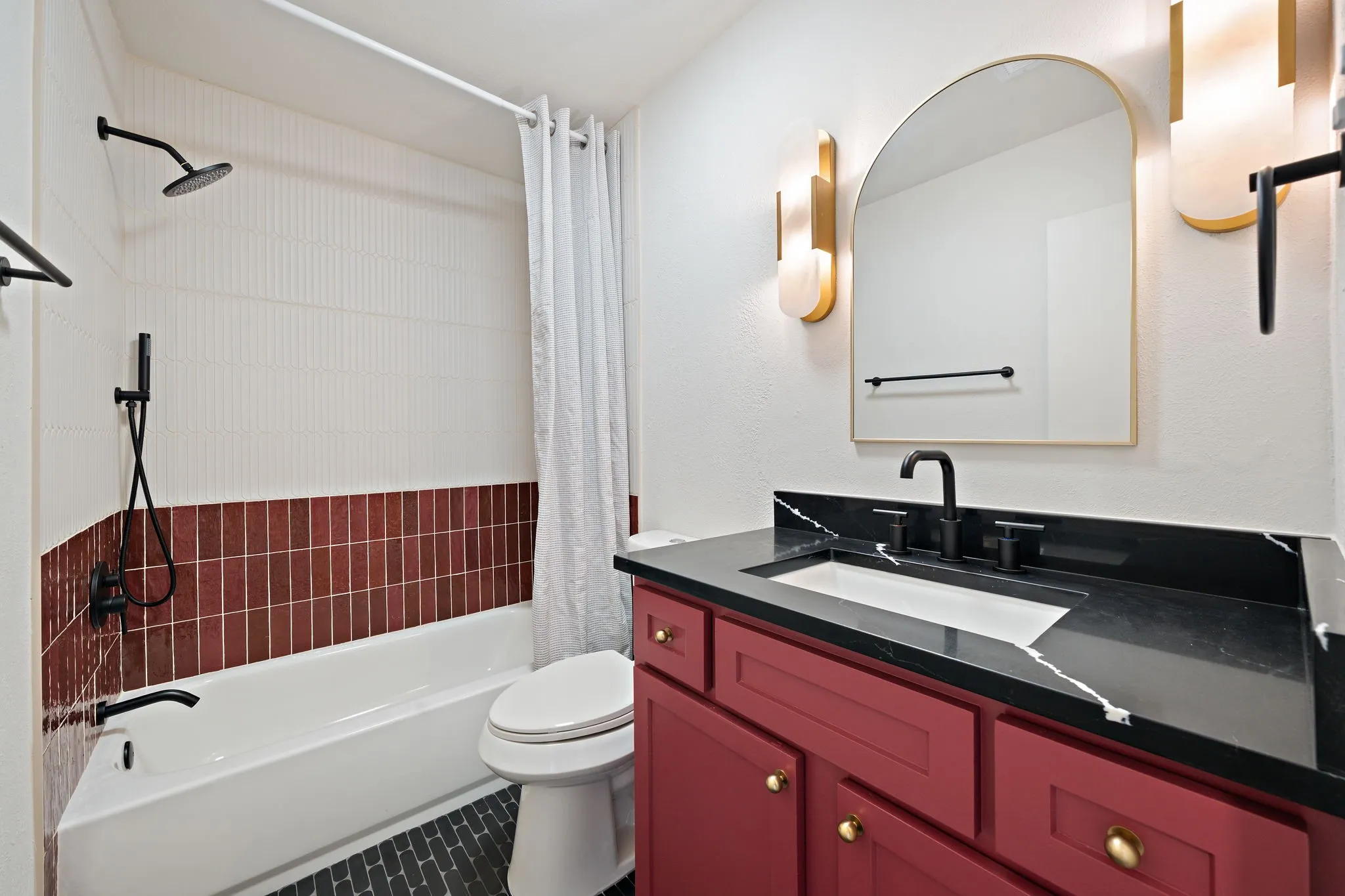 Townhouse For Sale in Dallas County , 2653 Via Catalina, Carrollton, Texas 75006, 2 Bedroom, 2 Bathroom, Garage spaces, 1,120 Sqft, built in 1973, mls#21390707, Real Estate Agent in Carrollton, Homes For Sale in Dallas county, Homes For Sale in Carrollton, Realtor in Carrollton Texas, Real Estate Brokerage Independent Realty Texas, Luminita Cordes Realtor